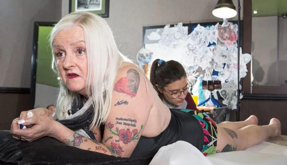 Англійська вболівальниця зробила 38 татуювань, присвячених Моурінью: фото