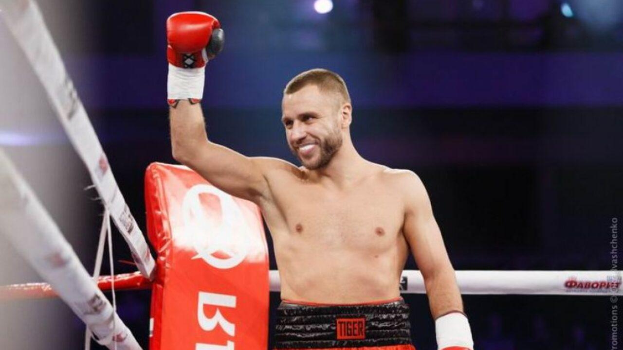 Украинец Бурсак в драматическом бою дважды отправлял соперника в нокдаун, но проиграл: видео