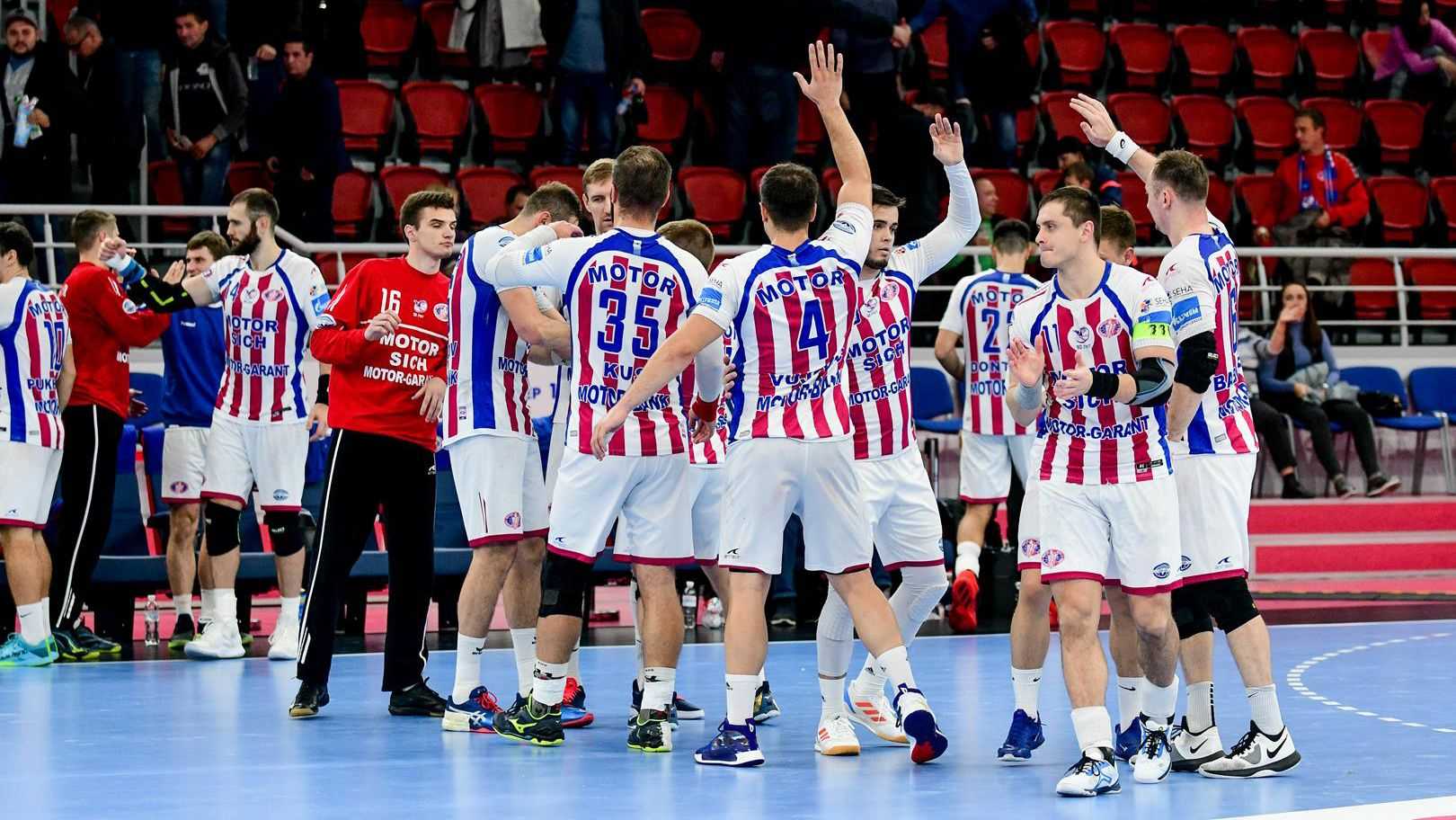 Матч украинского клуба в еврокубке перенесли из-за непогоды в Украине