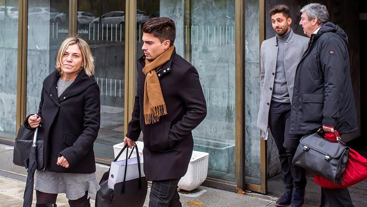 Трое испанских футболистов получили по 38 лет заключения за изнасилование несовершеннолетней