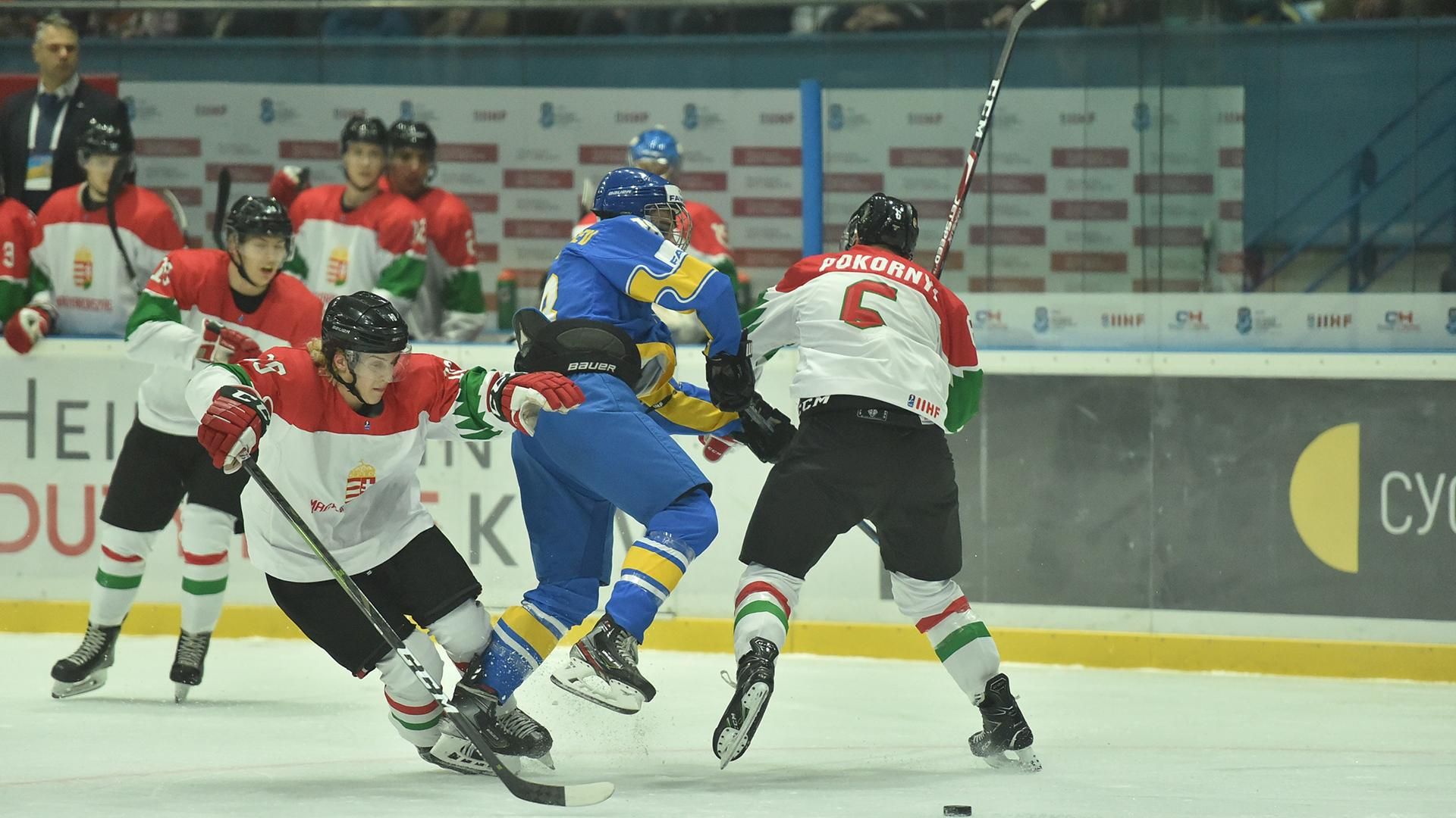 Україна з поразки стартувала на молодіжному чемпіонаті світу з хокею