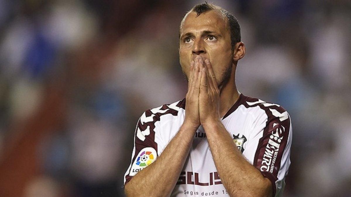 Іспанська ліга висловилася щодо зупинки матчу через образливі вигуки в адресу українця Зозулі Іспанська ліга висловилася щодо зупинки матчу через образливі вигуки в адресу українця Зозулі