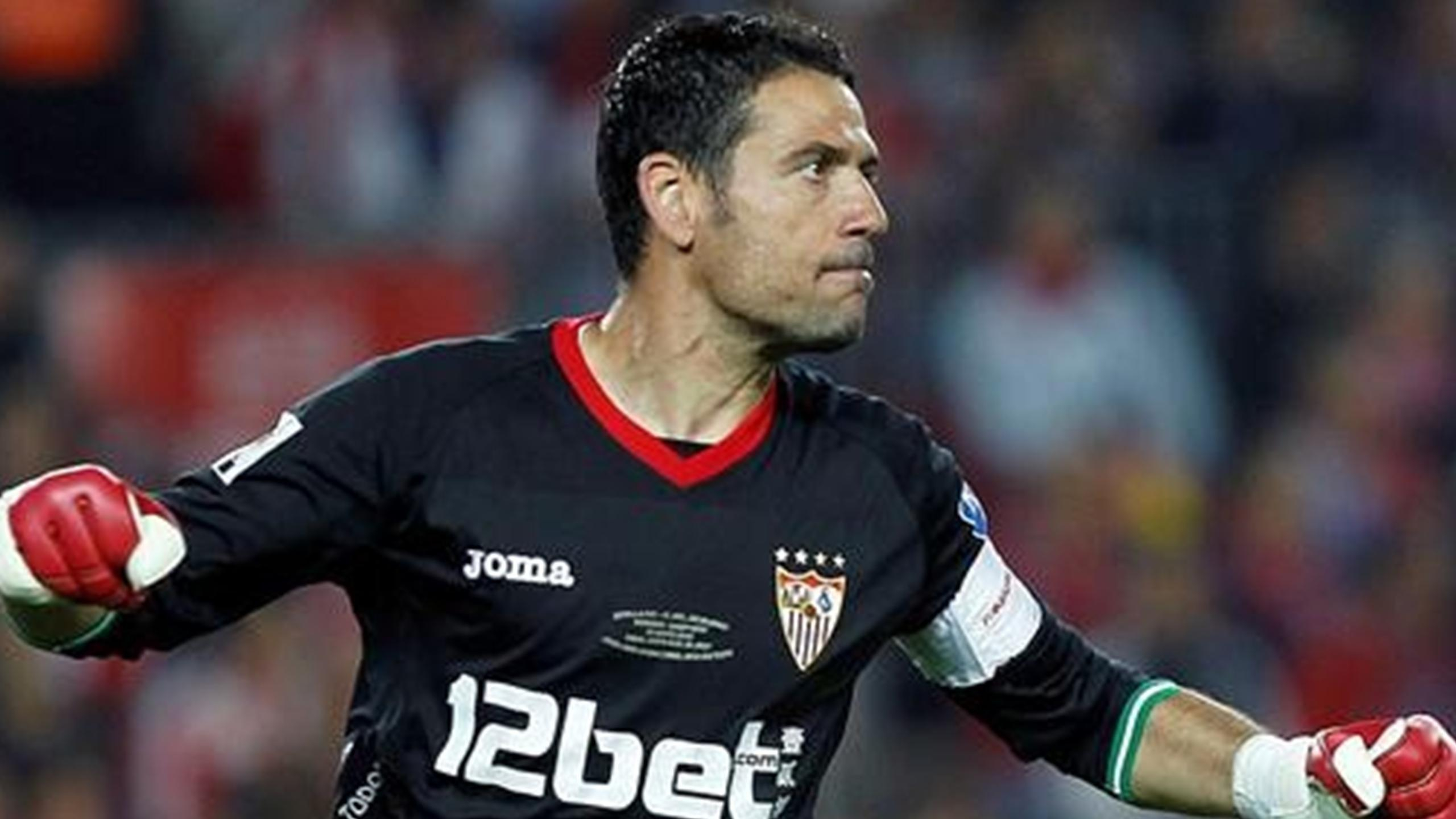 Бывший вратарь "Севильи" извинился перед голкипером "Шахтера" за гол в 2007 году: видео