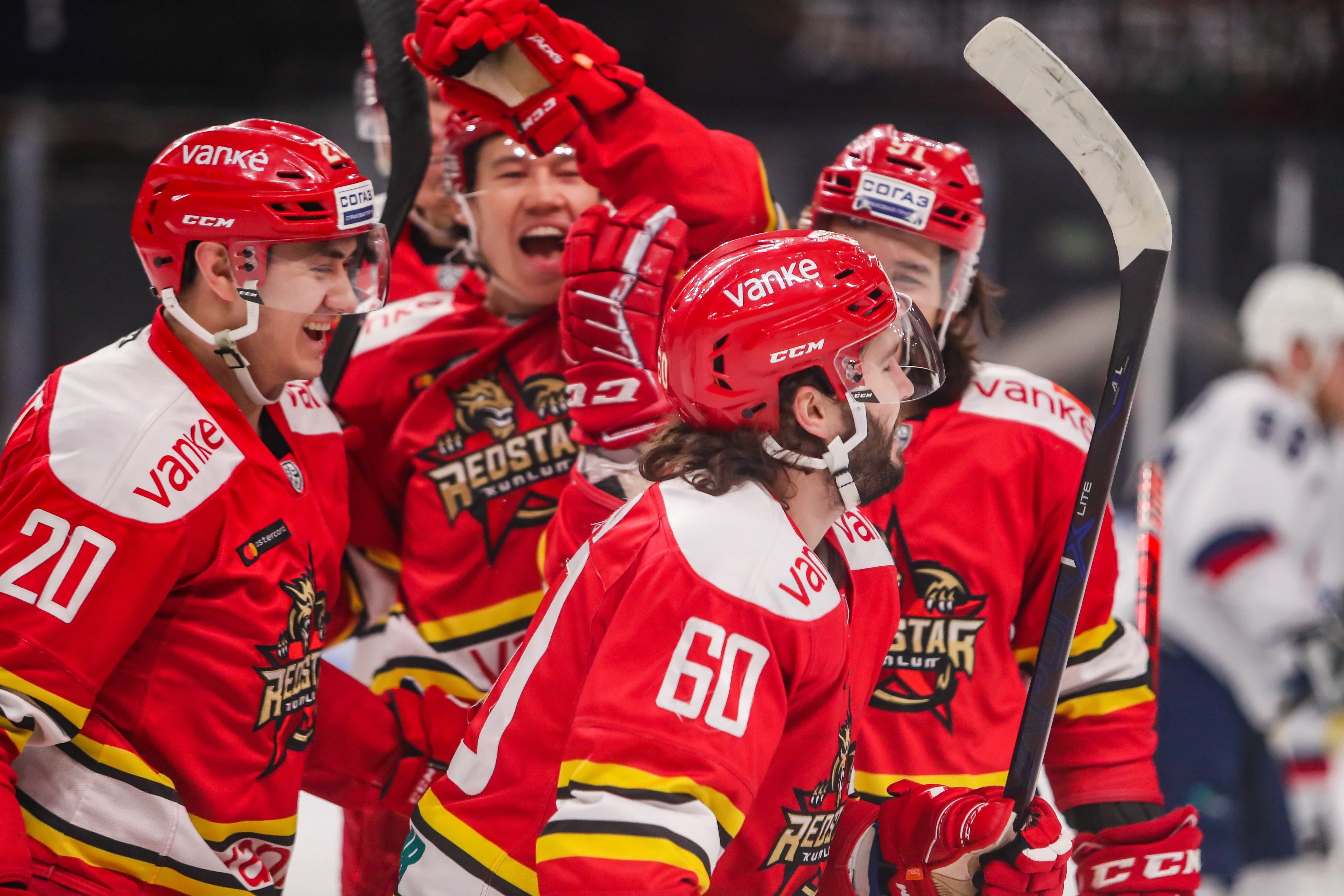 Хокейний матч між російською та китайською командами закінчився масовими бійками гравців: відео Хокейний матч між російською та китайською командами закінчився масовими бійками гравців: відео