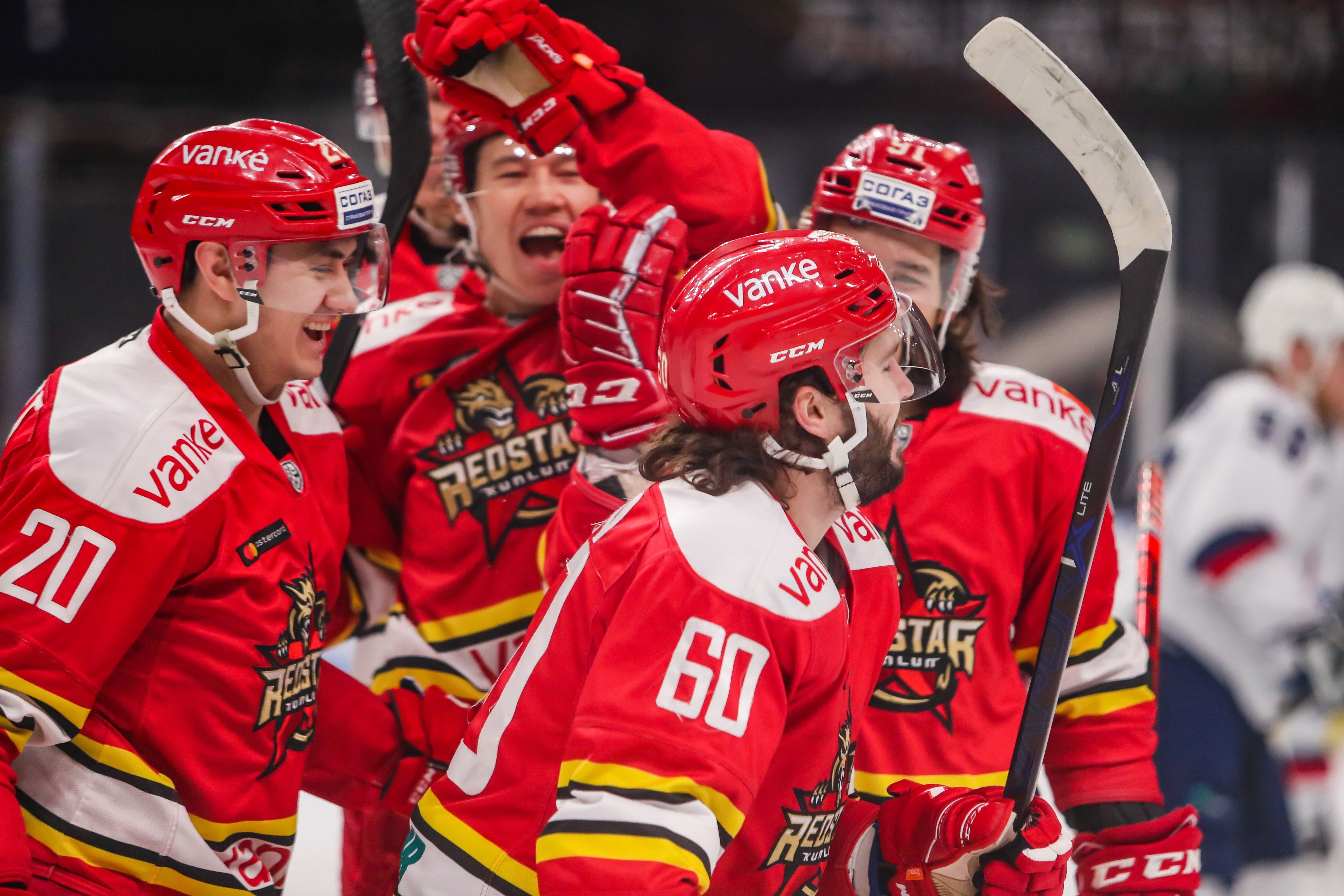 Хоккейный матч между российской и китайской командами закончился драками игроков: видео