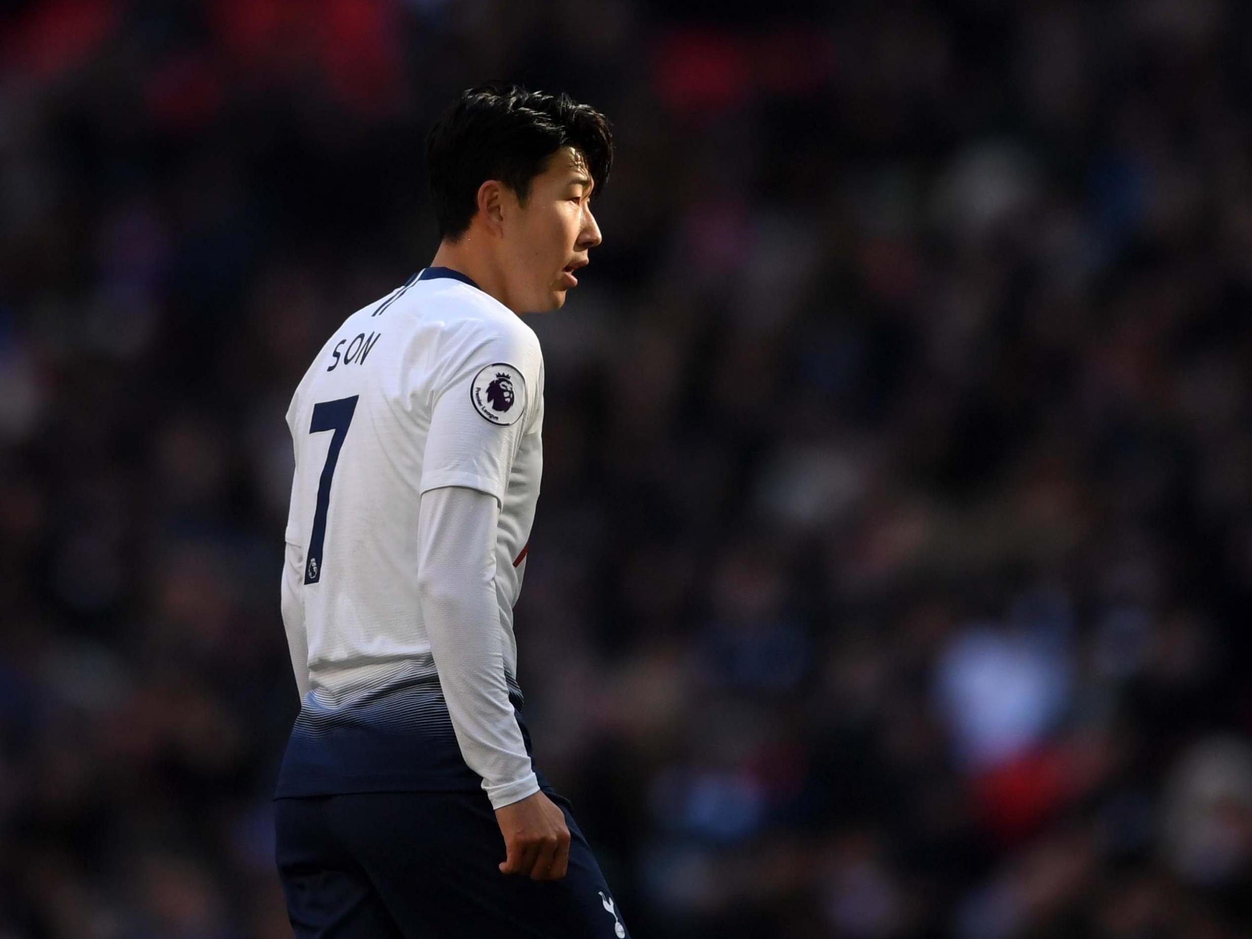 Зіркового лідера "Тоттенхема" дискваліфікували на три матчі за удар шипами Зіркового лідера "Тоттенхема" дискваліфікували на три матчі за удар шипами