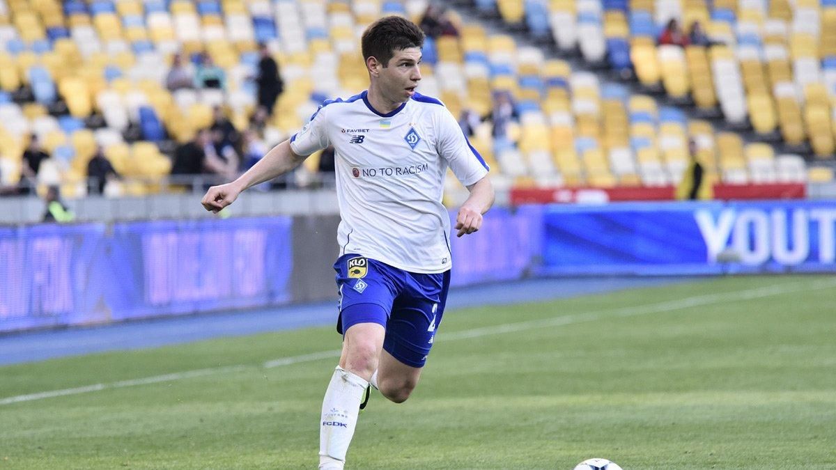 "Динамо" официально подтвердило переход двух футболистов "Динамо" официально подтвердило переход двух футболистов