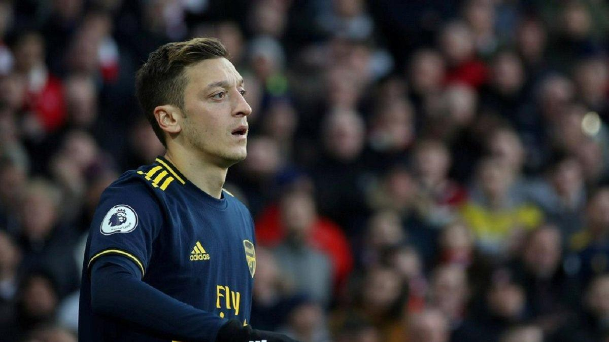 Звездный футболист Озил пожертвовал деньги на 219 операций для детей из малоимущих семей