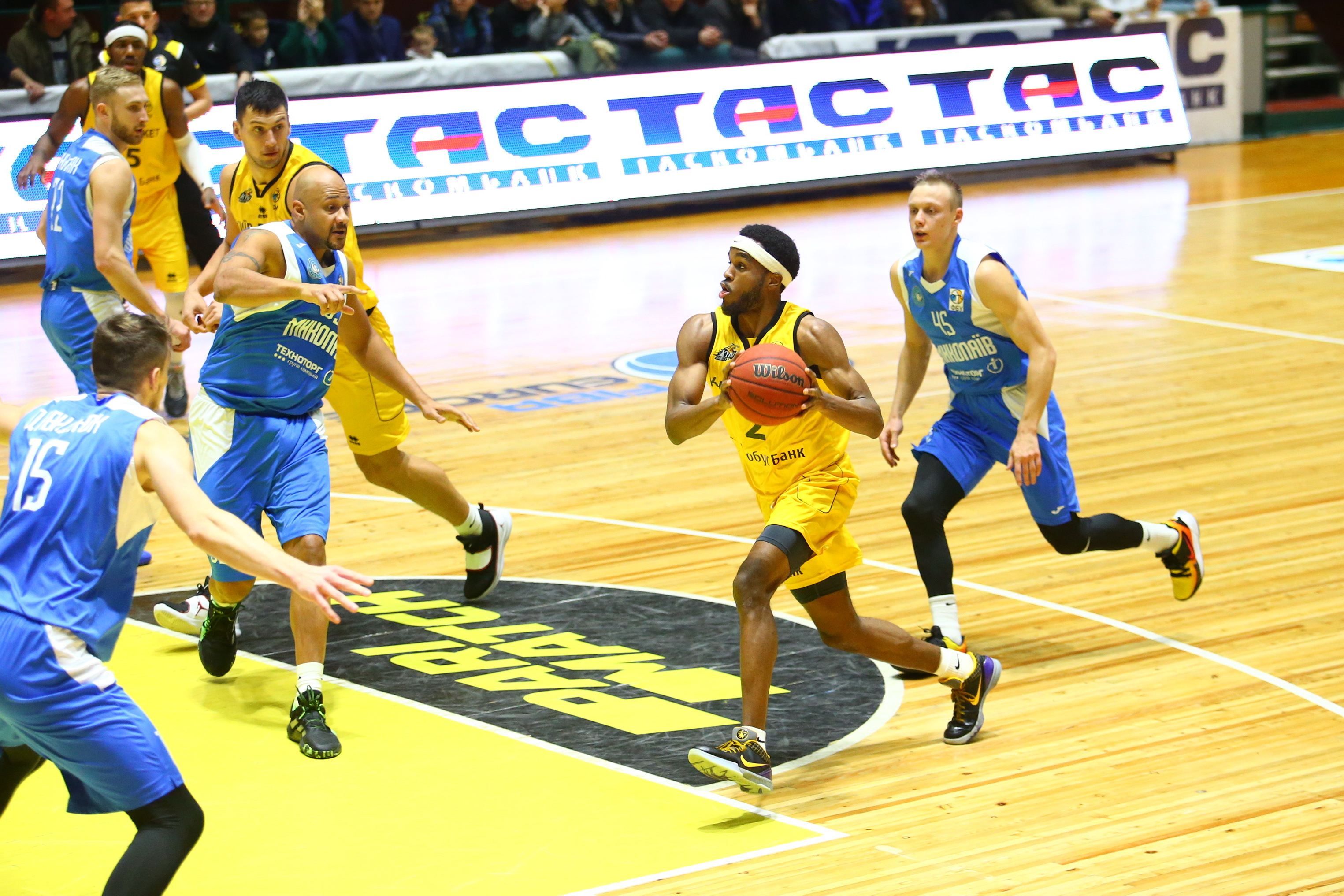 44 очка Петерсона принесли "Николаеву" эффектную победу над "Киев-Баскетом" 44 очка Петерсона принесли "Николаеву" эффектную победу над "Киев-Баскетом"