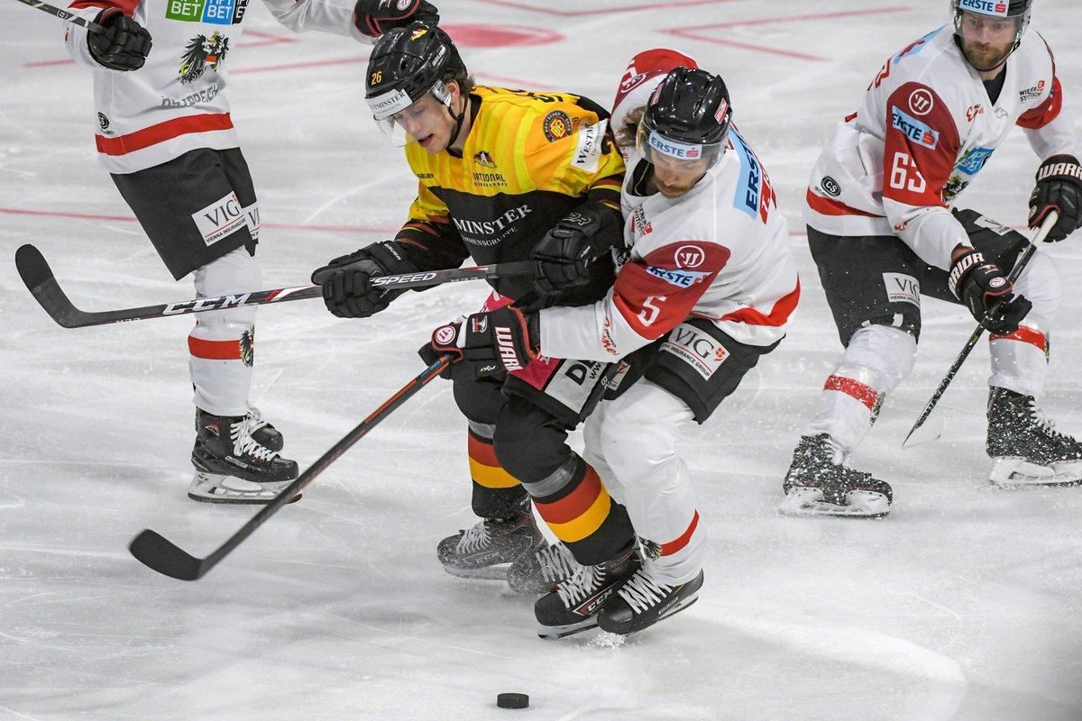 Немецкому хоккеисту жутко разбили лицо жестким ударом во время игры: видео Немецкому хоккеисту жутко разбили лицо жестким ударом во время игры: видео