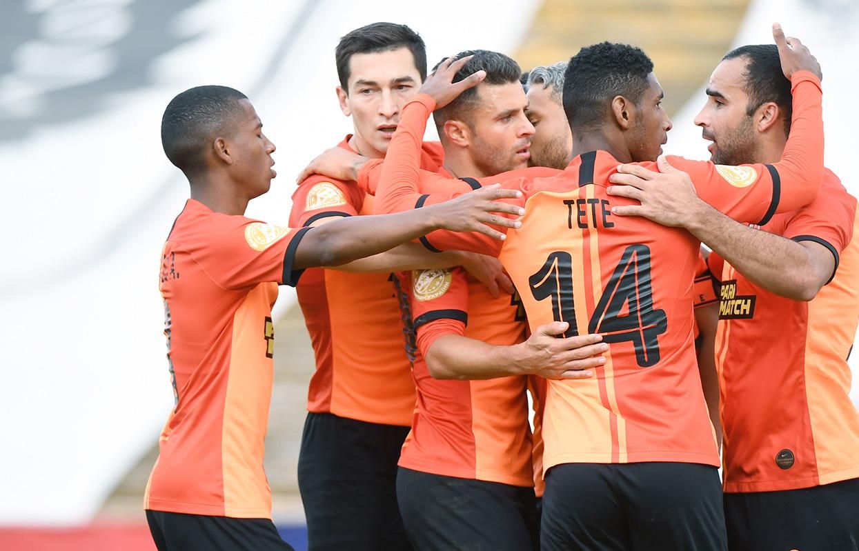 Футболісти "Шахтаря" підготували новорічний сюрприз для своїх шанувальників: відео Футболісти "Шахтаря" підготували новорічний сюрприз для своїх шанувальників: відео