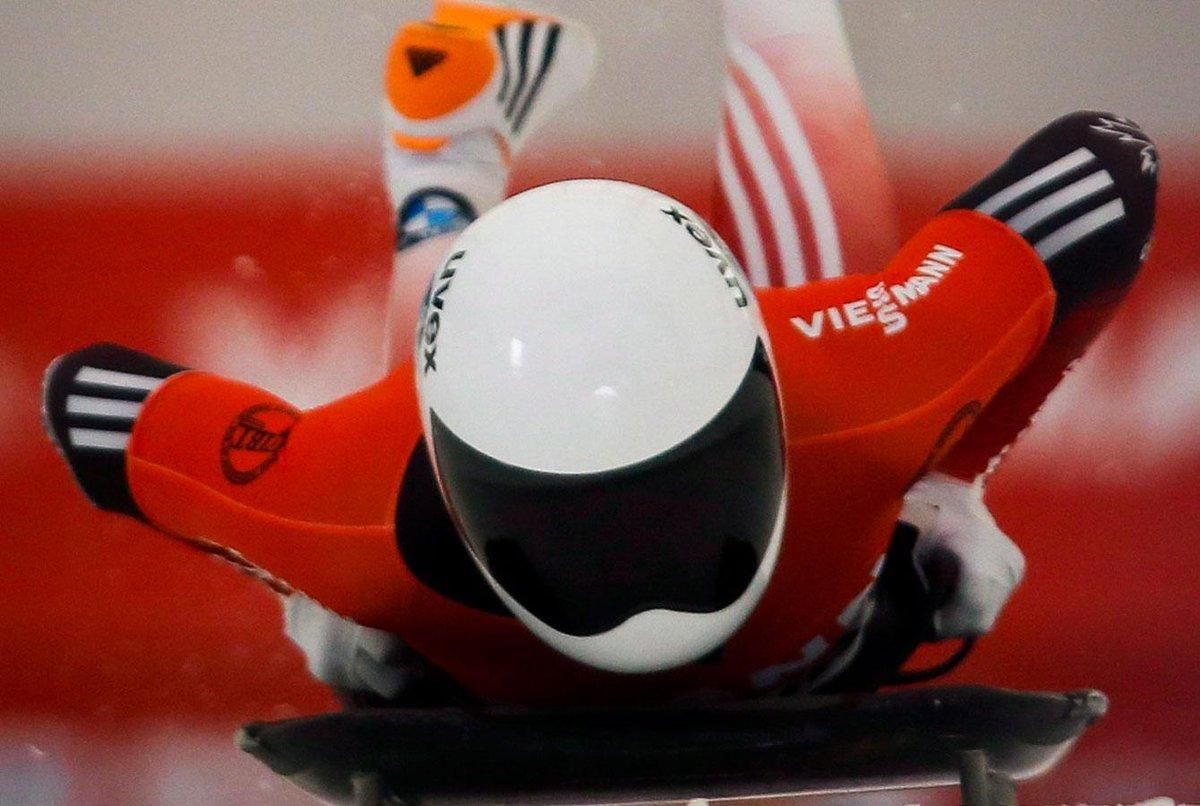 Экстремальный заезд глазами скелетониста – живописные горы и безумная скорость: видео Экстремальный заезд глазами скелетониста – живописные горы и безумная скорость: видео