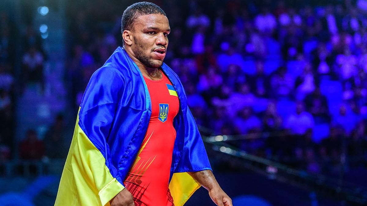 Жан Беленюк розділив з росіянином призові за потрапляння в трійку кращих борців 2019 року Жан Беленюк розділив з росіянином призові за потрапляння в трійку кращих борців 2019 року