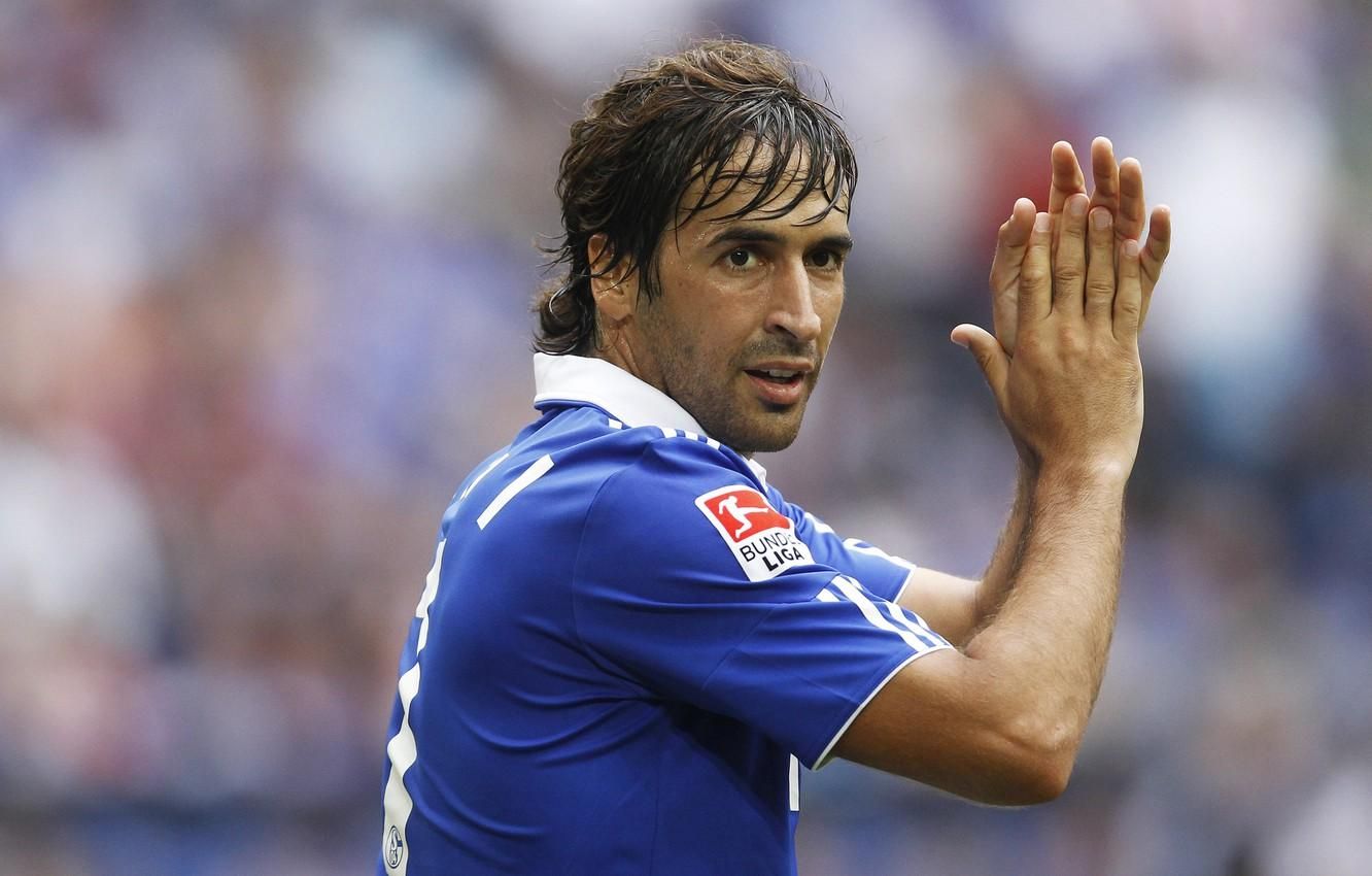 Гол Рауля став найкращим в чемпіонаті Німеччини за десять років: відео Гол Рауля став найкращим в чемпіонаті Німеччини за десять років: відео