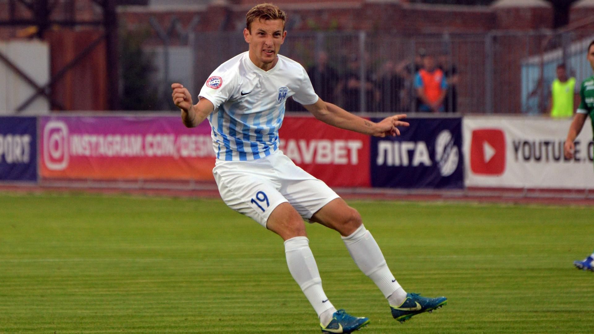 "Десна" впервые в истории продала игрока в иностранный чемпионат "Десна" впервые в истории продала игрока в иностранный чемпионат