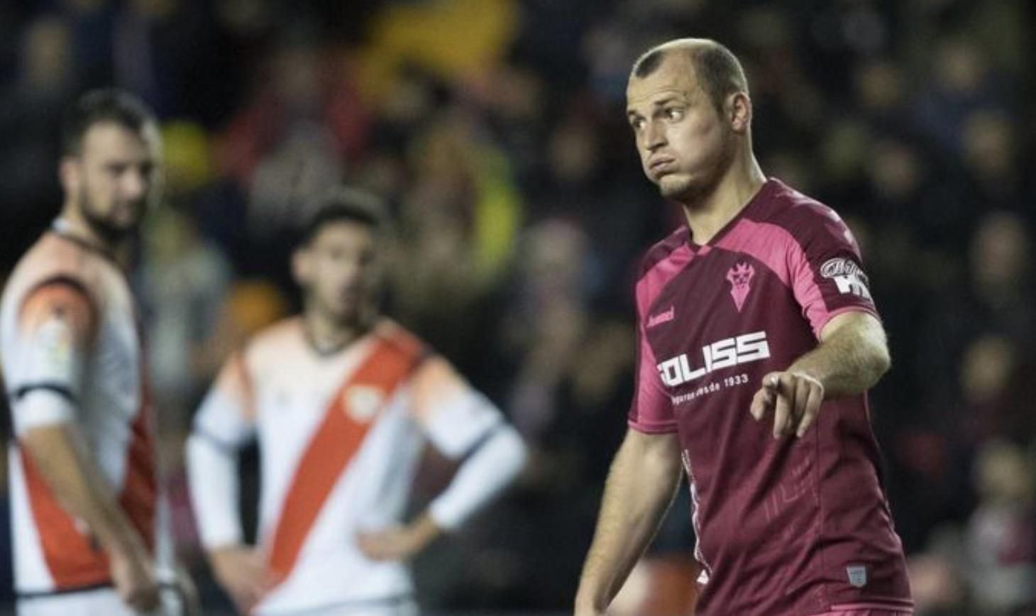 Скандал с Романом Зозулей: суд приостановил наказание для "Райо Вальекано" Скандал с Романом Зозулей: суд приостановил наказание для "Райо Вальекано"