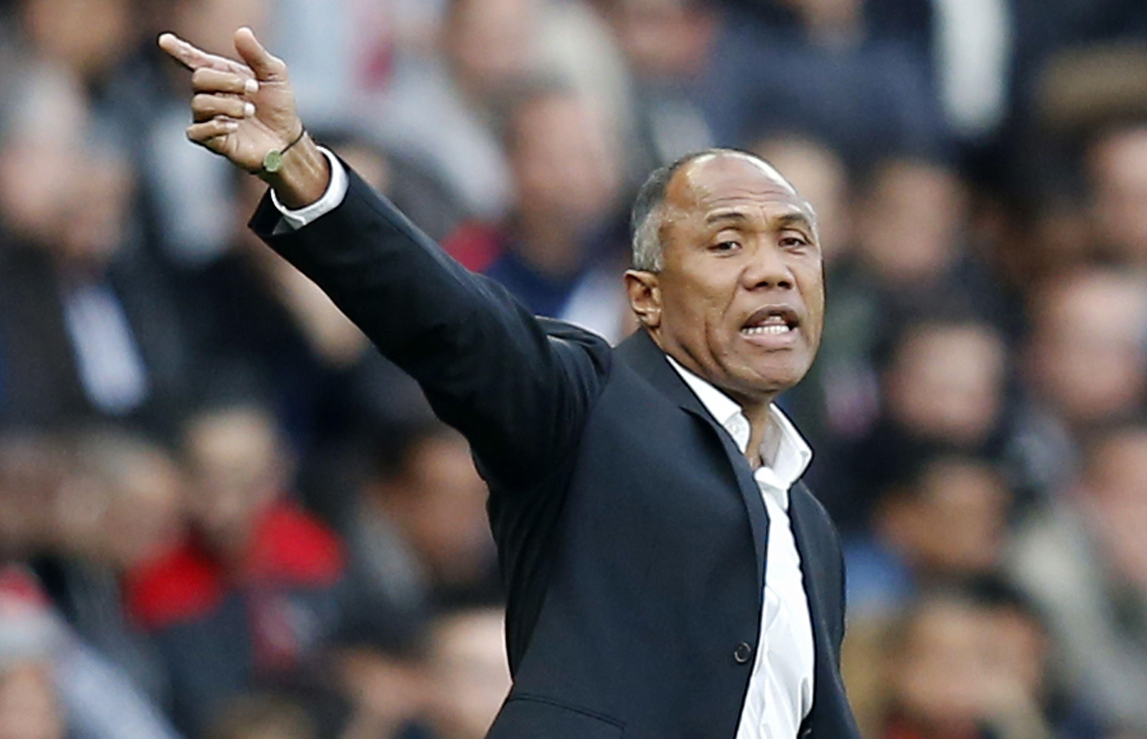 Французский клуб уволил тренера после 10 позорных поражений подряд Французский клуб уволил тренера после 10 позорных поражений подряд