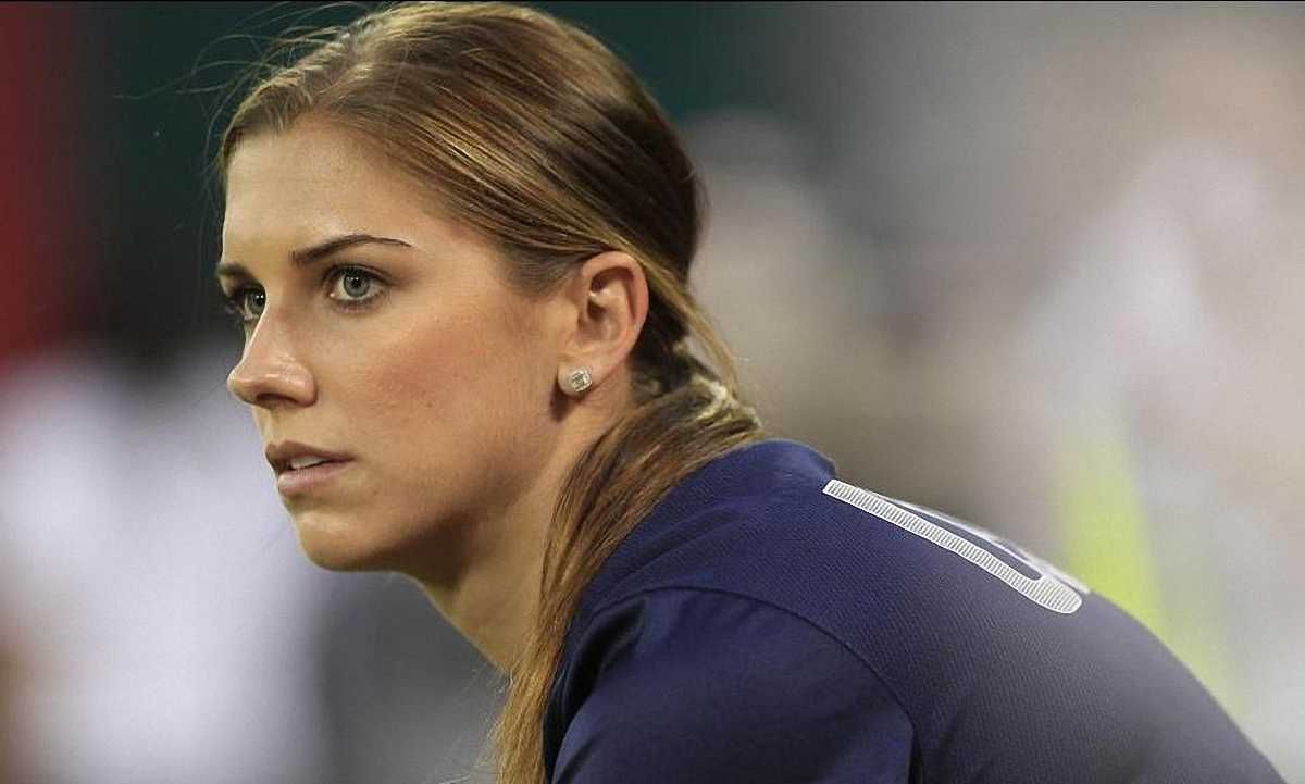 Очаровательная американская футболистка забила эффектные голы на шестом месяце беременности Очаровательная американская футболистка забила эффектные голы на шестом месяце беременности