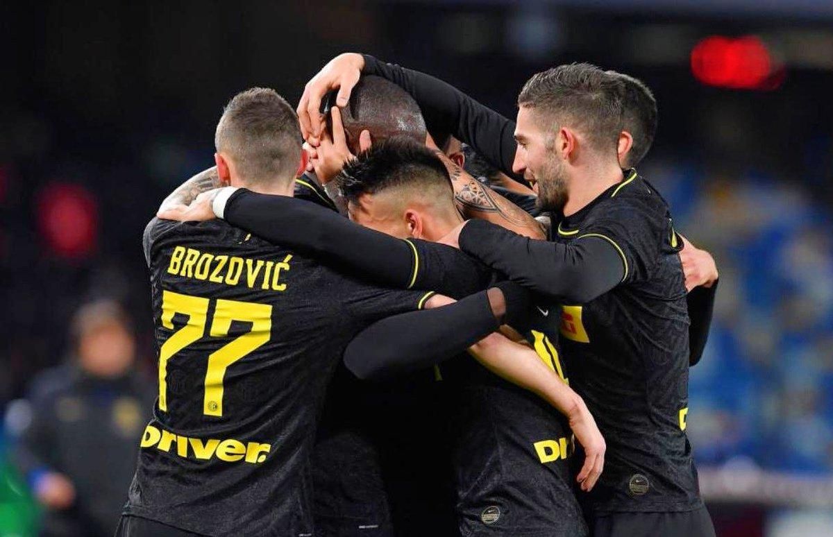 "Интер" благодаря унизительному голу разгромил "Наполи" и вернул себе первое место: видео "Интер" благодаря унизительному голу разгромил "Наполи" и вернул себе первое место: видео