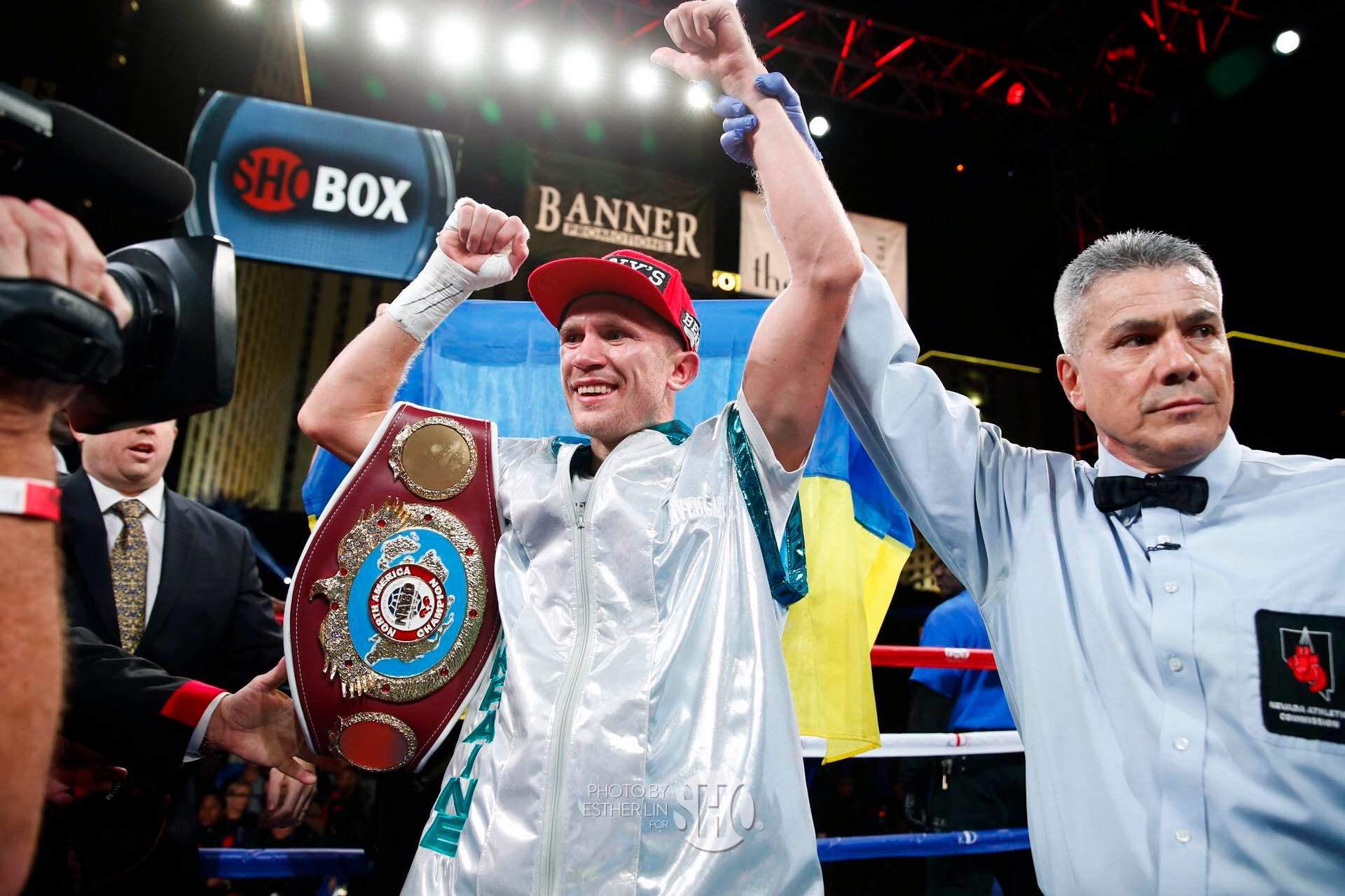 Непобедимый украинский боксер узнал соперника после годовой паузы Непобедимый украинский боксер узнал соперника после годовой паузы