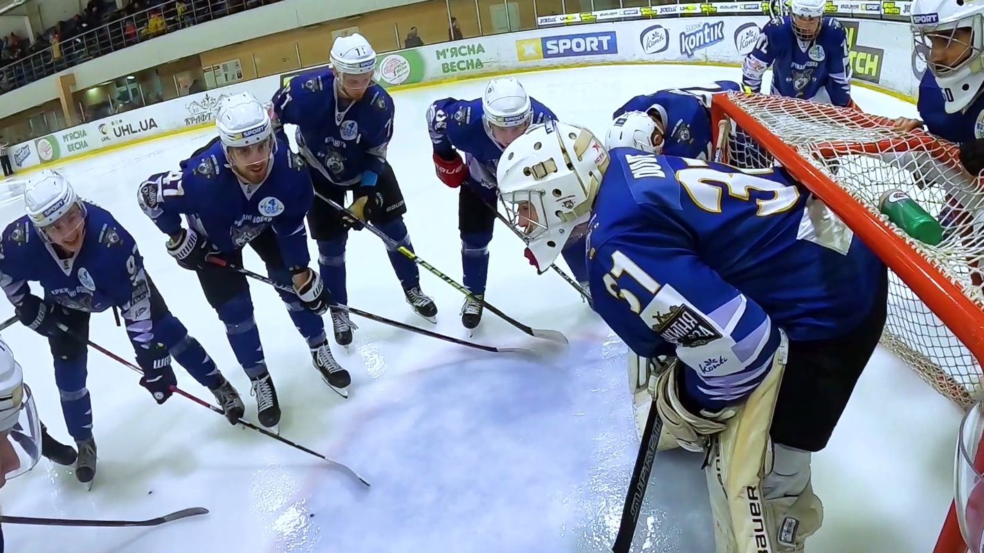 Як виглядає закинута шайба очима хокеїста: незвичне відео з матчу Як виглядає закинута шайба очима хокеїста: незвичне відео з матчу