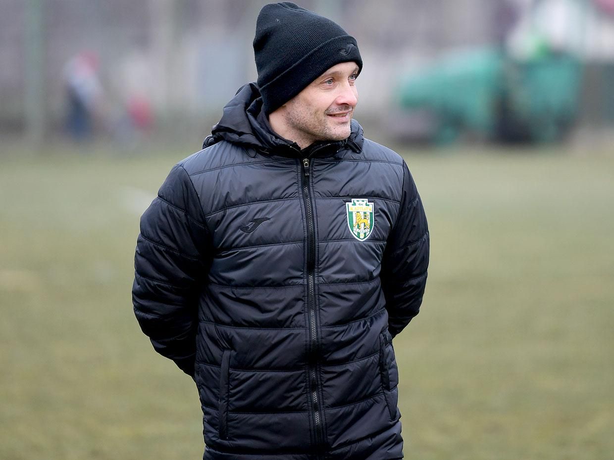 Футболисты "Карпат" приступили к тренировкам, несмотря на долги клуба Футболисты "Карпат" приступили к тренировкам, несмотря на долги клуба