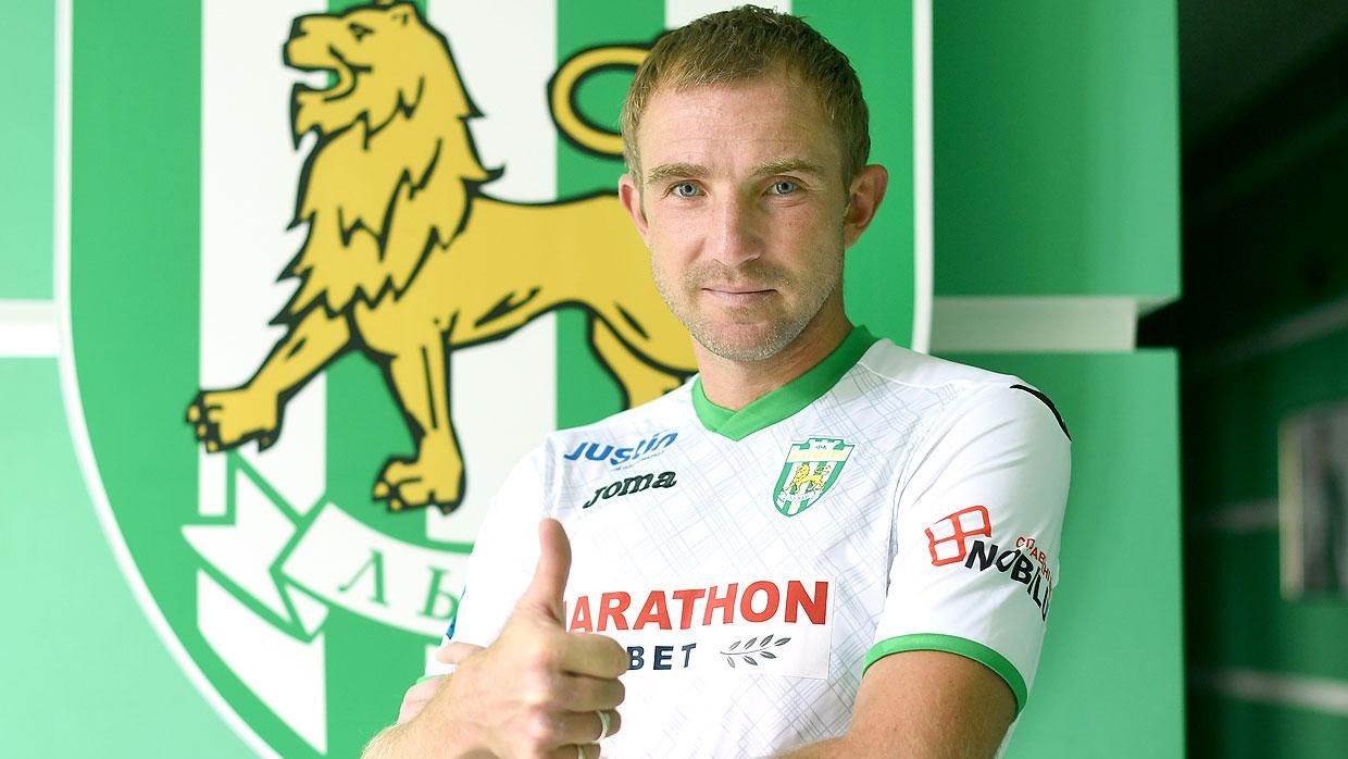 "Карпаты" расторгли соглашение с легендарным защитником сборной Украины "Карпаты" расторгли соглашение с легендарным защитником сборной Украины