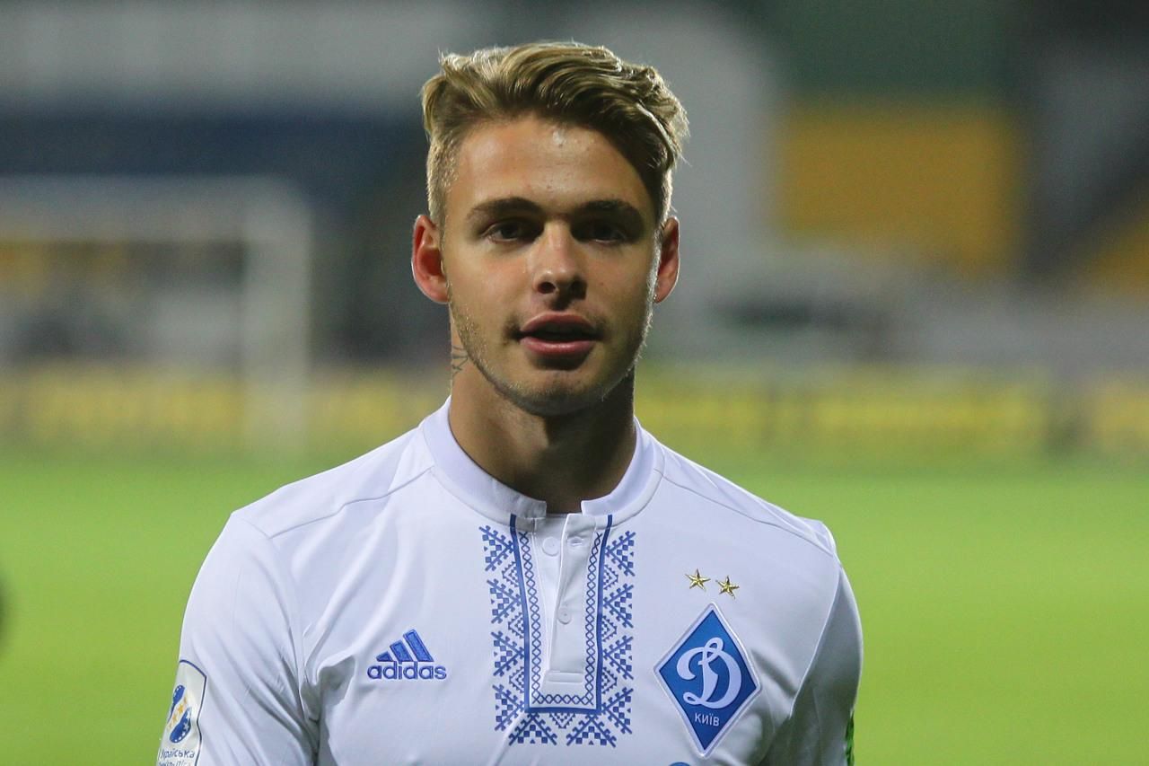 "Динамо" продовжило контракт з двома молодими футболістами "Динамо" продовжило контракт з двома молодими футболістами