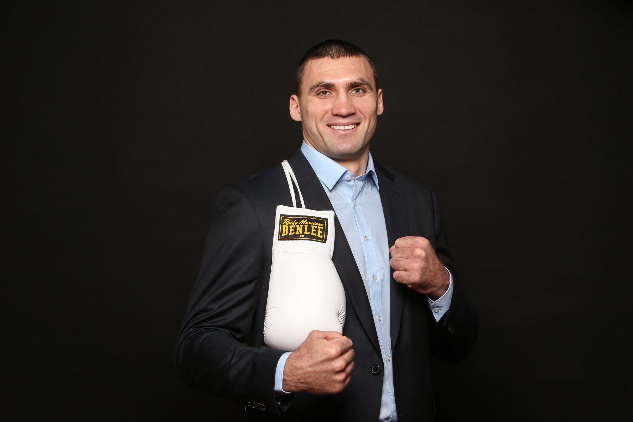 Украинский боксер Виктор Вихрист решил отказаться от Олимпиады ради профессиональной карьеры