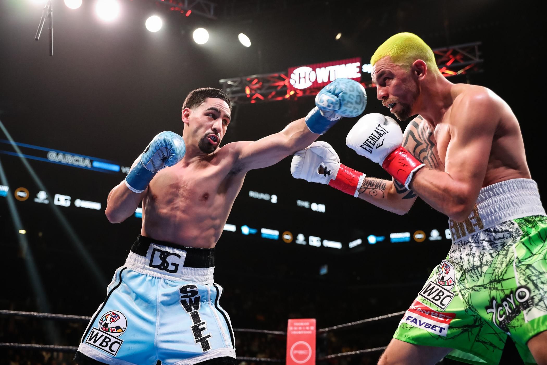 Українського боксера Редкача дискваліфікували на рік за укус суперника – відео Українського боксера Редкача дискваліфікували на рік за укус суперника – відео