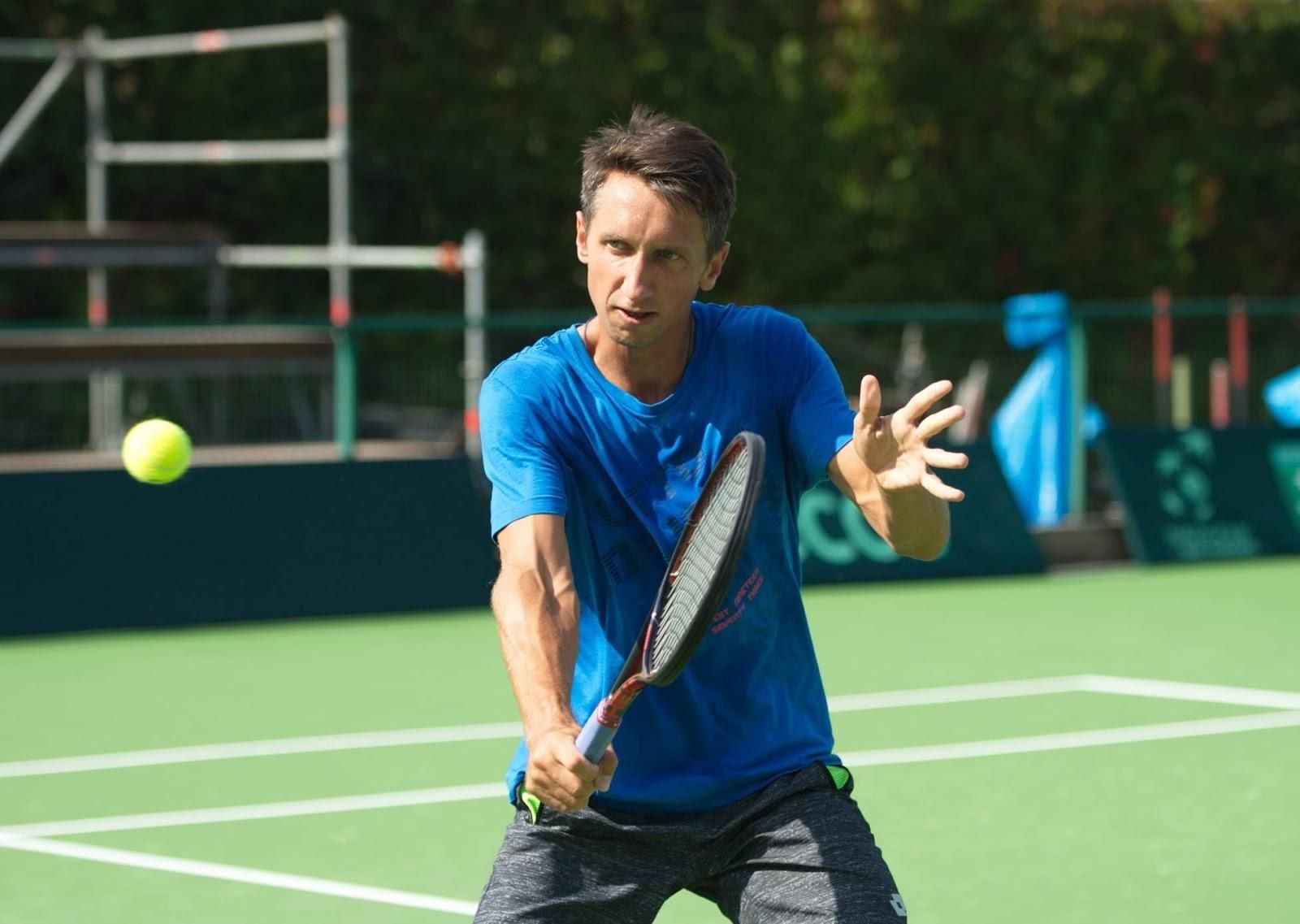 Украинский теннисист Стаховский представил собственное вино и провел благотворительный аукцион Украинский теннисист Стаховский представил собственное вино и провел благотворительный аукцион