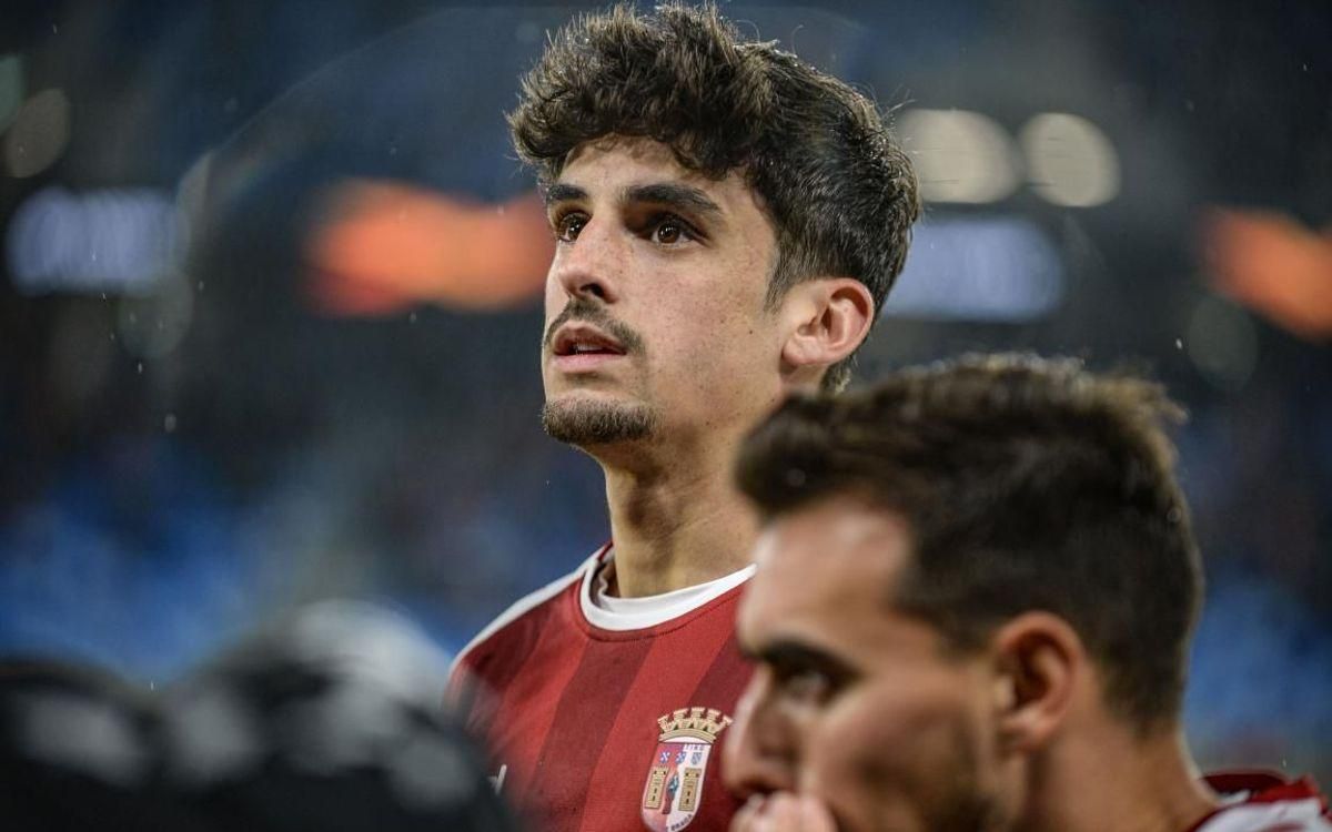 "Барселона" купила португальського нападника Трінкау та оцінила його в 500 мільйонів євро "Барселона" купила португальського нападника Трінкау та оцінила його в 500 мільйонів євро