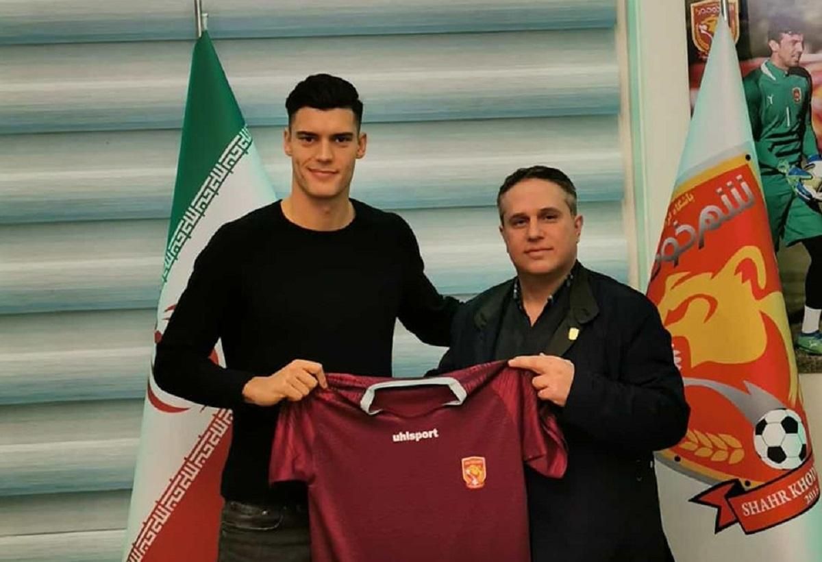 Украинский нападающий продолжит карьеру в чемпионате Ирана Украинский нападающий продолжит карьеру в чемпионате Ирана