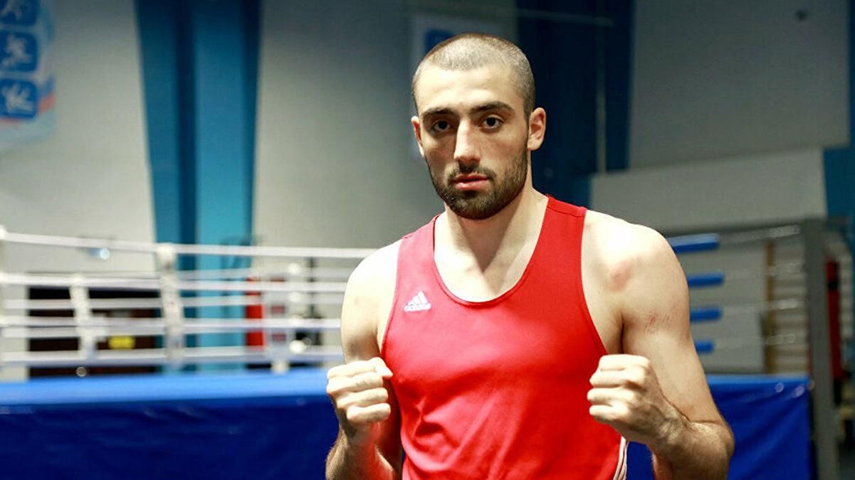 Російського боксера затримали при спробі забрати наркотики, він напав на росгвардійця: відео Російського боксера затримали при спробі забрати наркотики, він напав на росгвардійця: відео