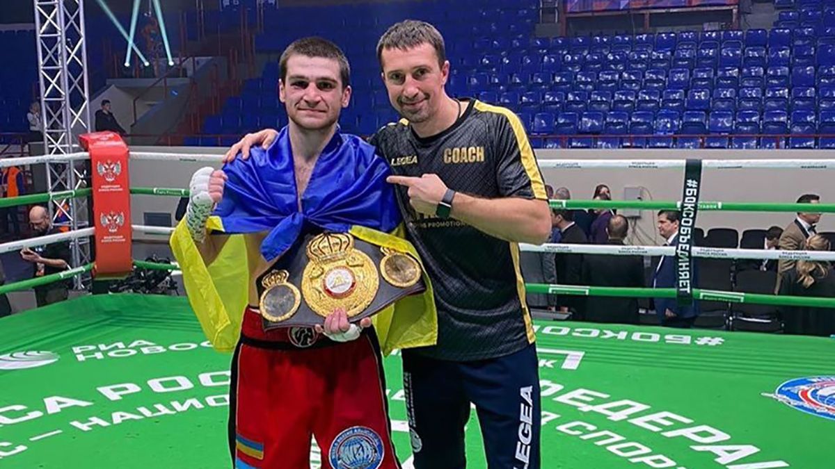 Український боксер заявив, що його затримали на кордоні з Росією перед боєм Український боксер заявив, що його затримали на кордоні з Росією перед боєм