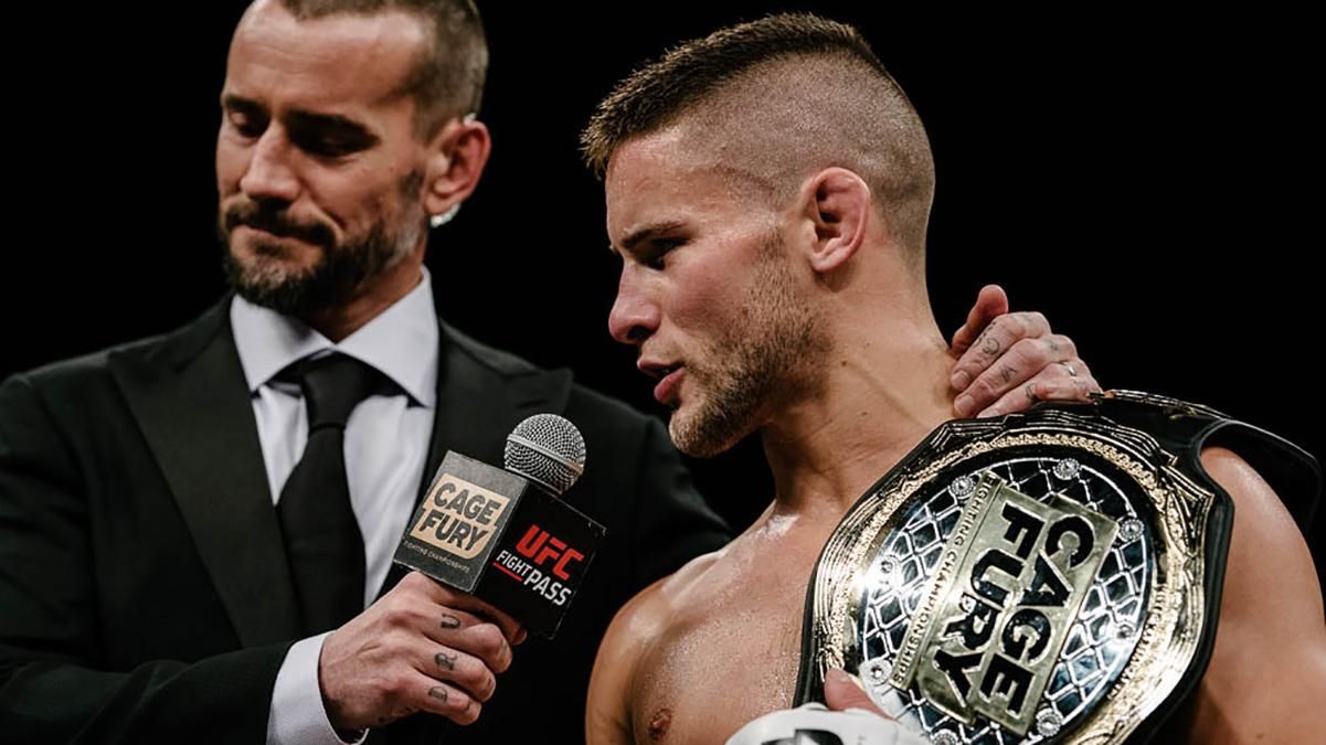 Боєць отримав перелом руки, вивих плеча і ліктя, але вирішив не здаватися: відео Боєць отримав перелом руки, вивих плеча і ліктя, але вирішив не здаватися: відео