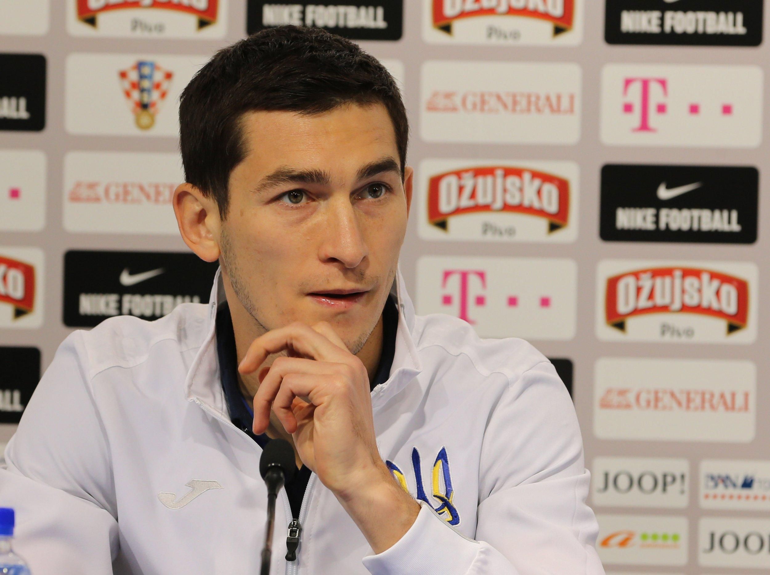 Якби Матвієнко перейшов в "Арсенал", було б добре для нього, – лідер "Шахтаря" Якби Матвієнко перейшов в "Арсенал", було б добре для нього, – лідер "Шахтаря"