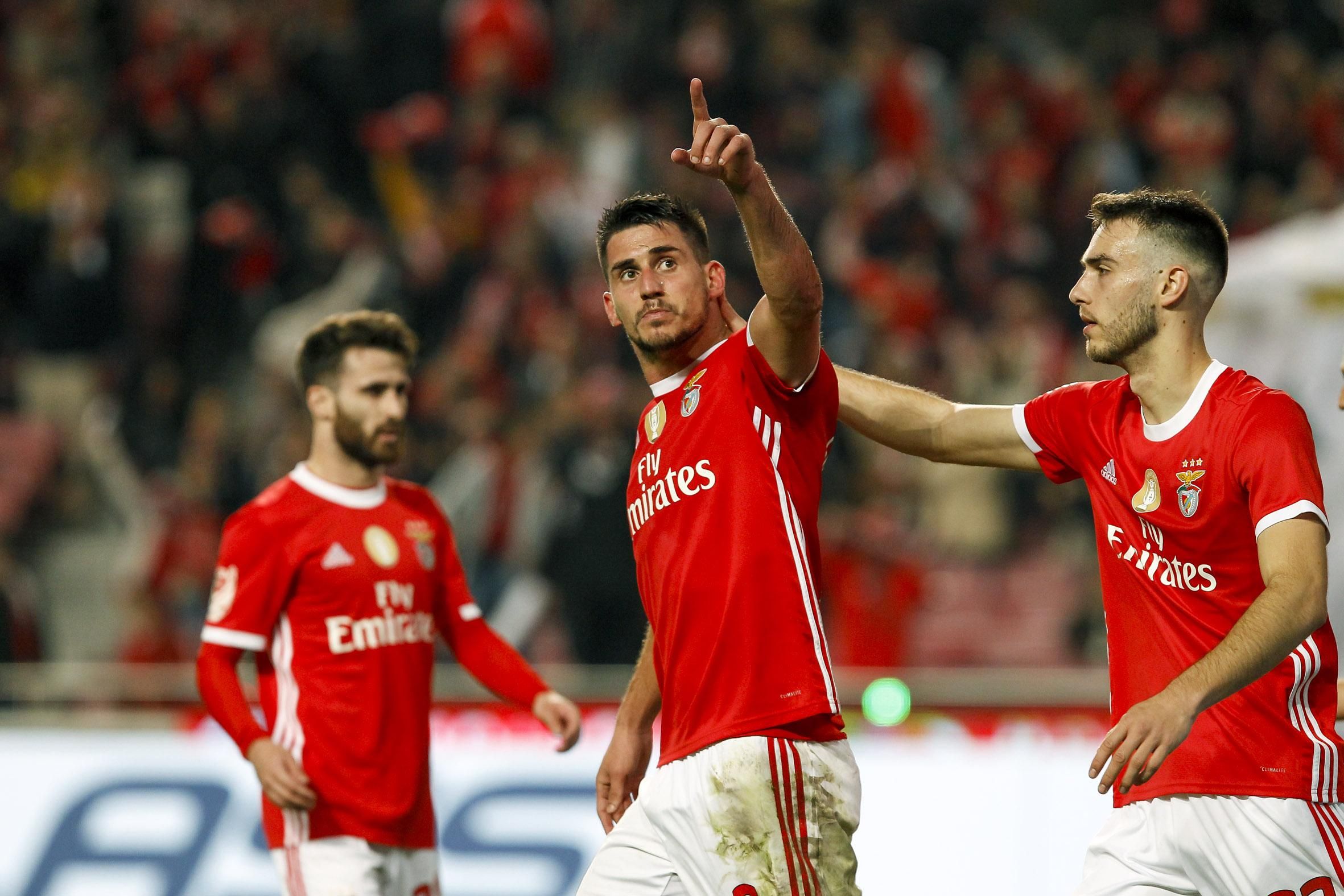 "Бенфіка" назвала заявку на матчі Ліги Європи проти "Шахтаря" "Бенфіка" назвала заявку на матчі Ліги Європи проти "Шахтаря"