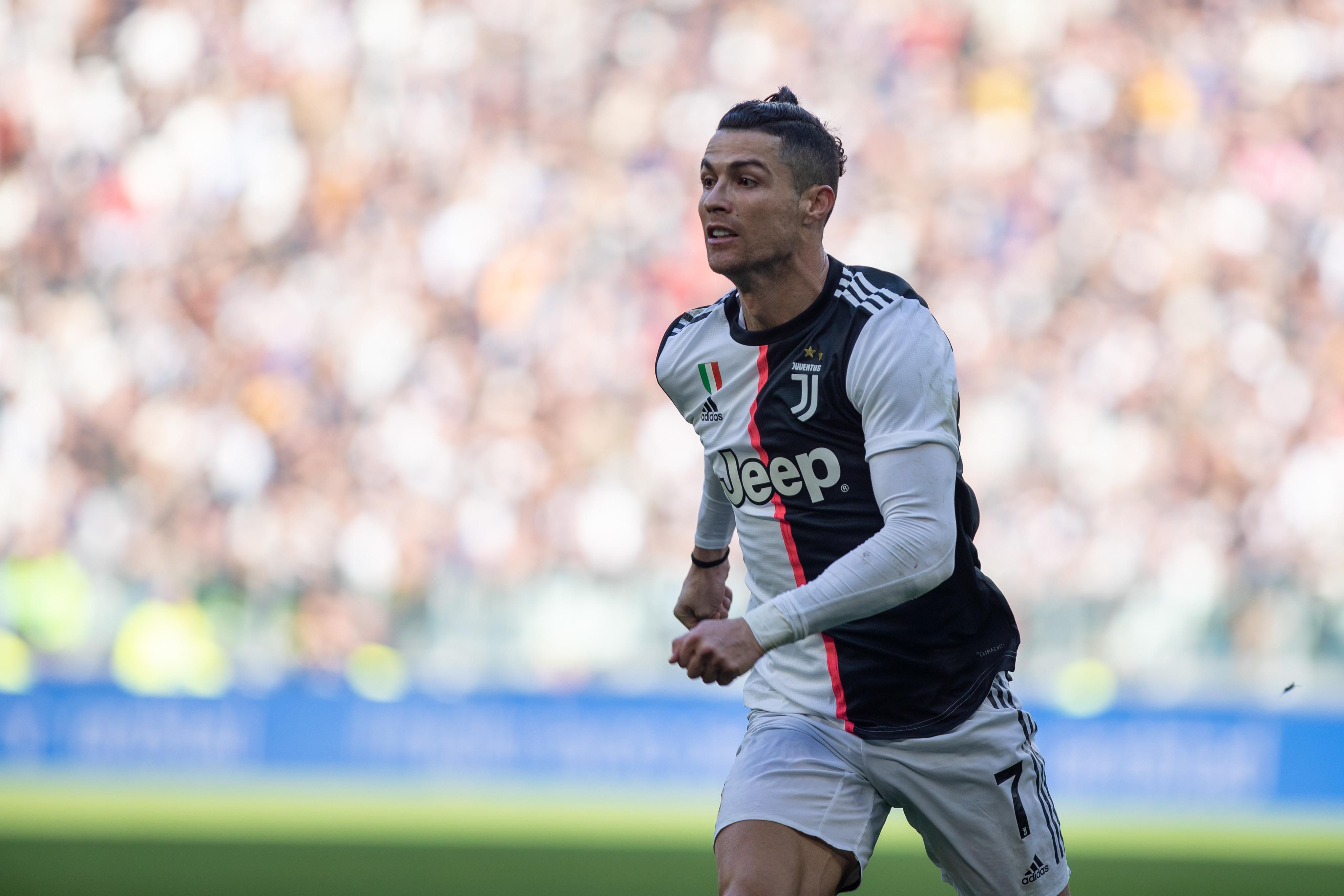 Кріштіану Роналду привітав себе з 35-річчям, виклавши цікаве відео з тренування Кріштіану Роналду привітав себе з 35-річчям, виклавши цікаве відео з тренування