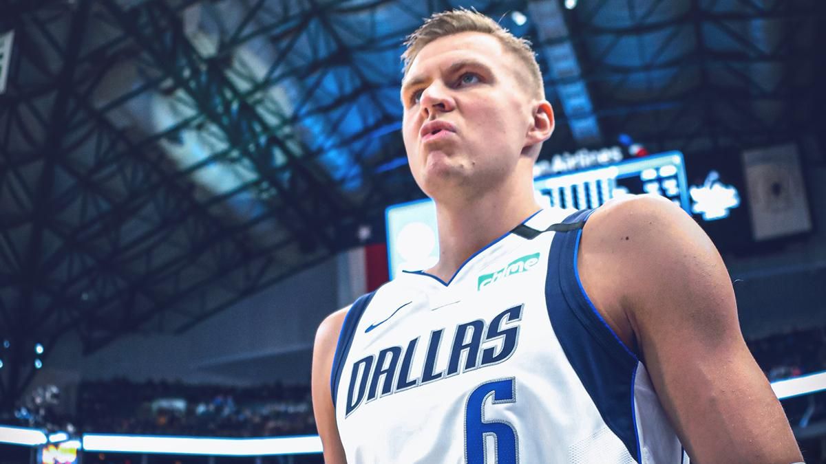 Баскетболисту НБА Порзингису брутально сломали нос во время матча: видео Баскетболисту НБА Порзингису брутально сломали нос во время матча: видео