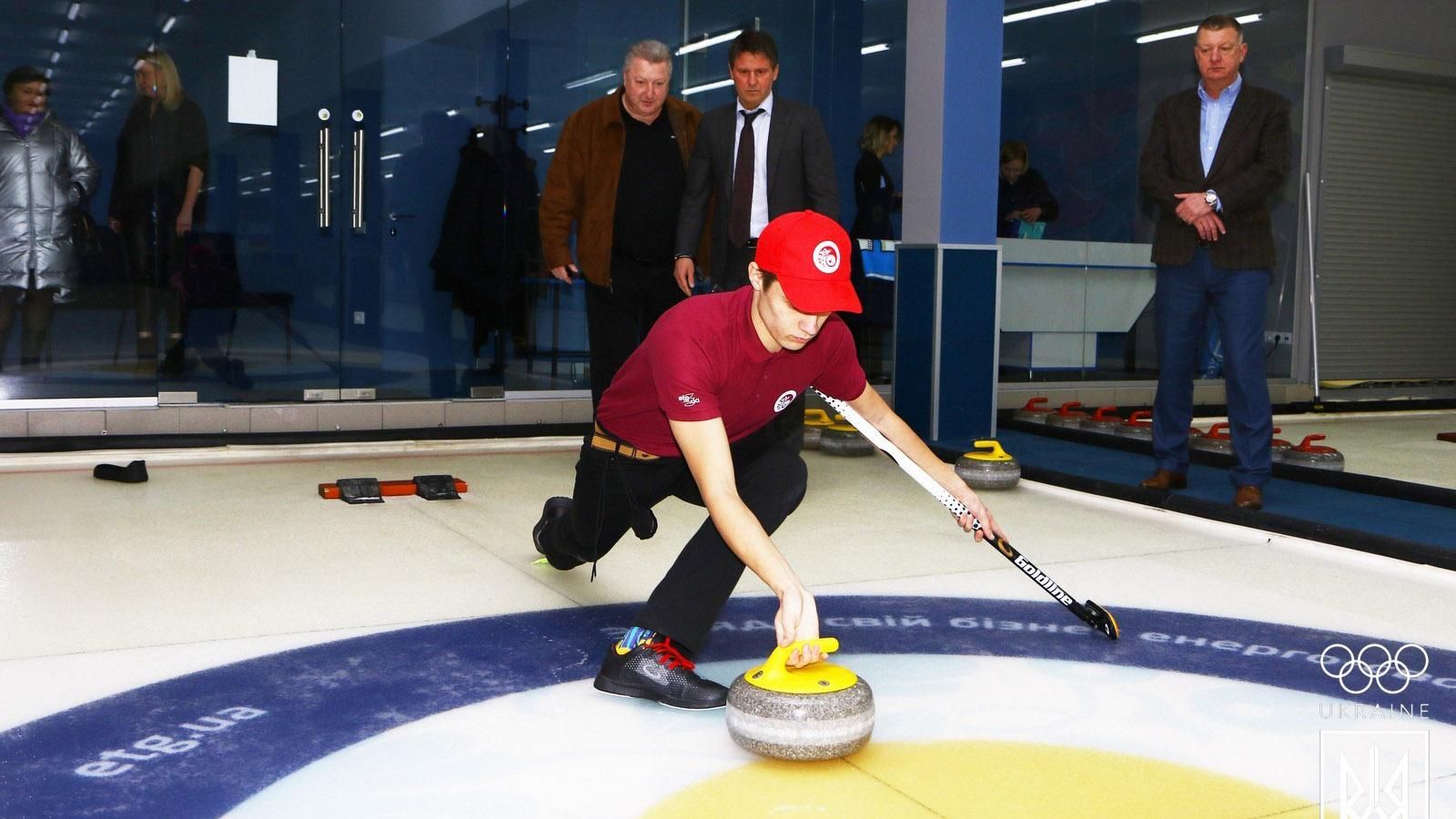 В Украине открыли первую арену для керлинга В Украине открыли первую арену для керлинга