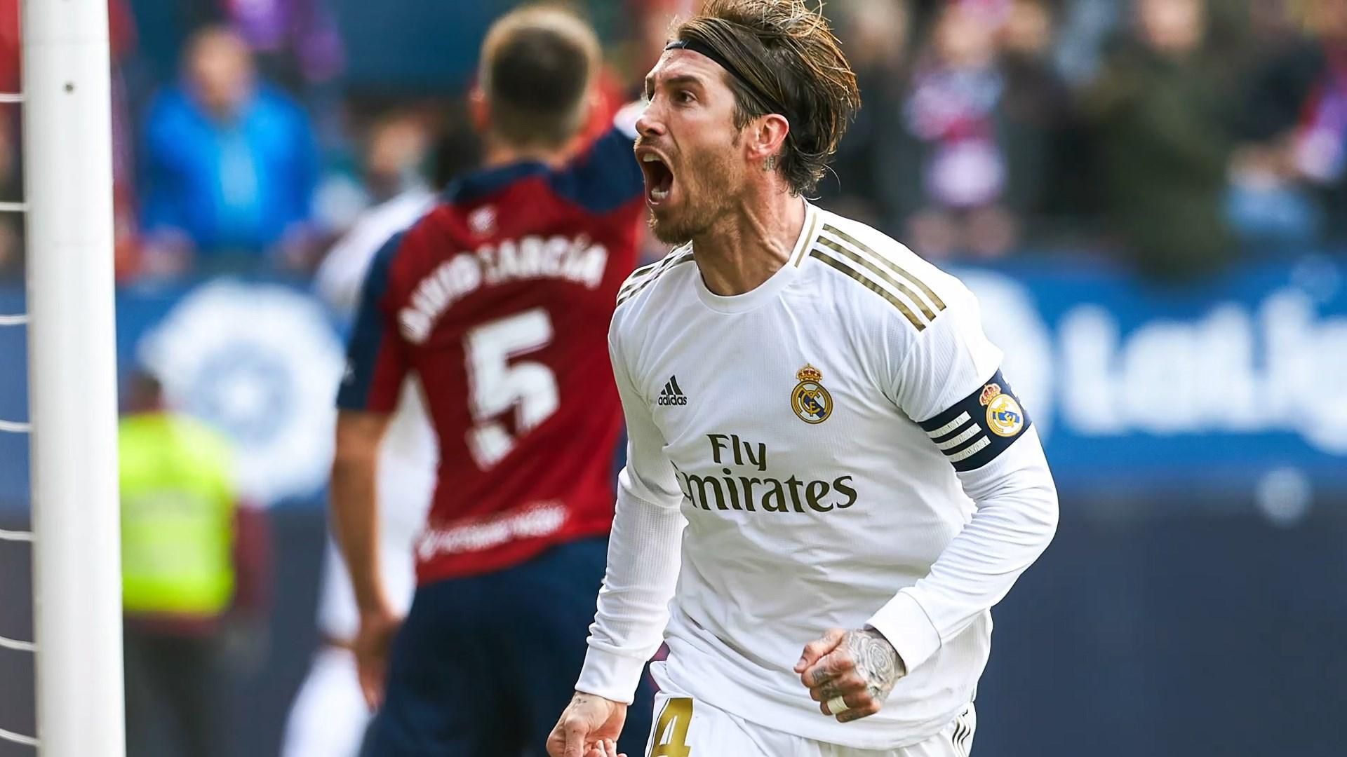 "Реал" одержал пятую подряд победу в чемпионате Испании, разгромив "Осасуну"
"Реал" одержал пятую подряд победу в чемпионате Испании, разгромив "Осасуну"