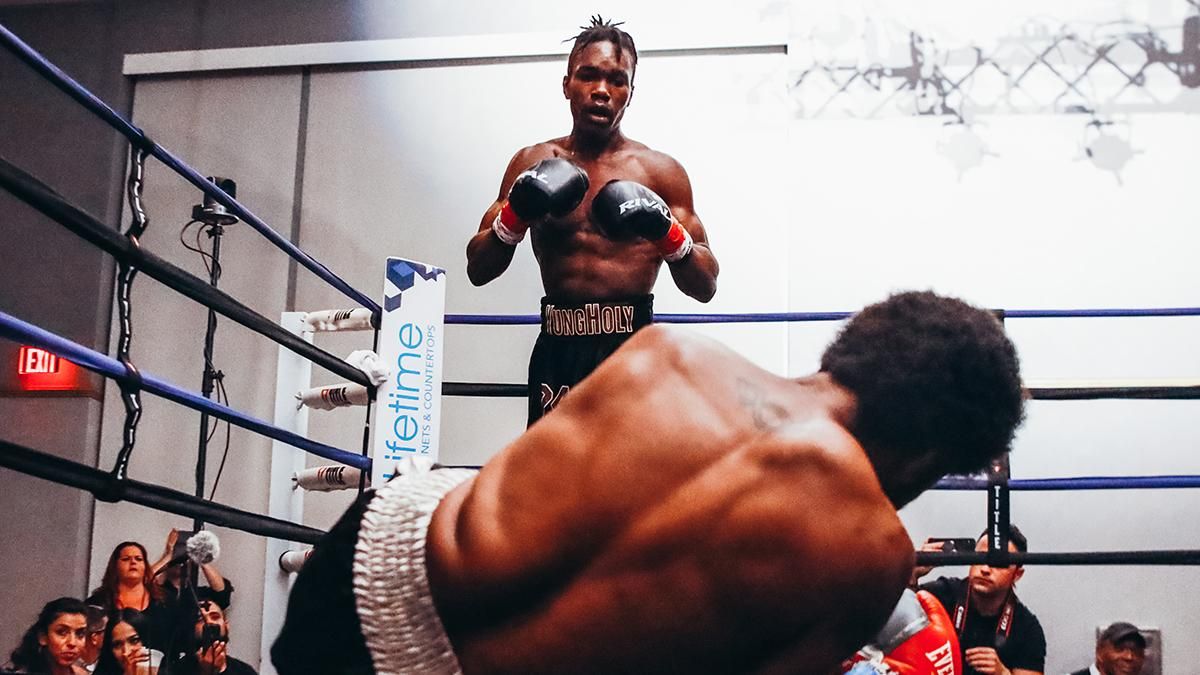 Син легендарного Холіфілда нокаутував суперника за 2 хвилини: відео Син легендарного Холіфілда нокаутував суперника за 2 хвилини: відео