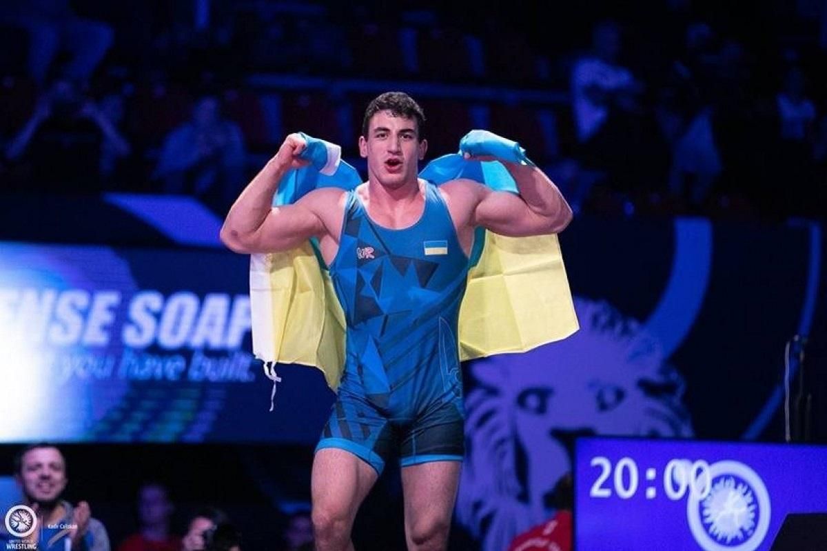Украинец Новиков сенсационно стал чемпионом Европы по борьбе, Темиров завоевал бронзу