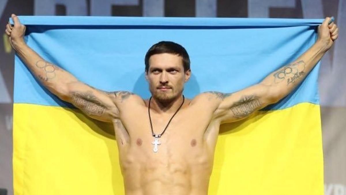 Сімферополь, Україна: Усик показав, чий Крим – відео Сімферополь, Україна: Усик показав, чий Крим – відео