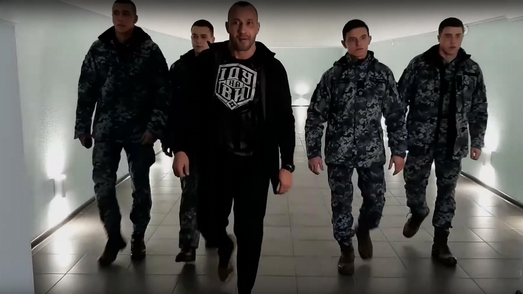 Ответ Ломаченко: кикбоксер Журавлев записал патриотическое видео с украинскими военными Ответ Ломаченко: кикбоксер Журавлев записал патриотическое видео с украинскими военными