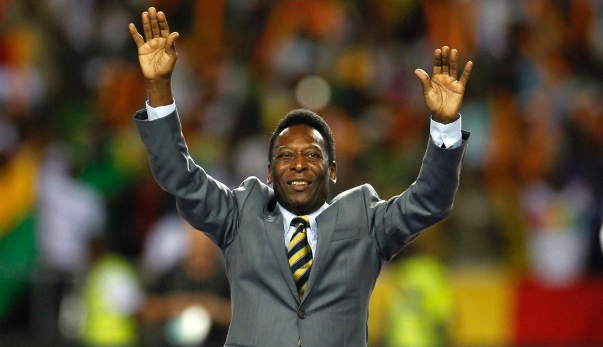 В музее Бразилии поставили скульптуру легендарному Пеле: фото В музее Бразилии поставили скульптуру легендарному Пеле: фото