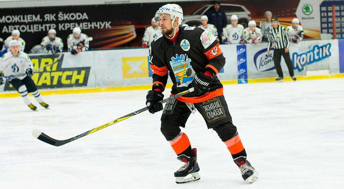 Хокеїст закинув ефектну шайбу ударом в бейсбольному стилі – відео Хокеїст закинув ефектну шайбу ударом в бейсбольному стилі – відео