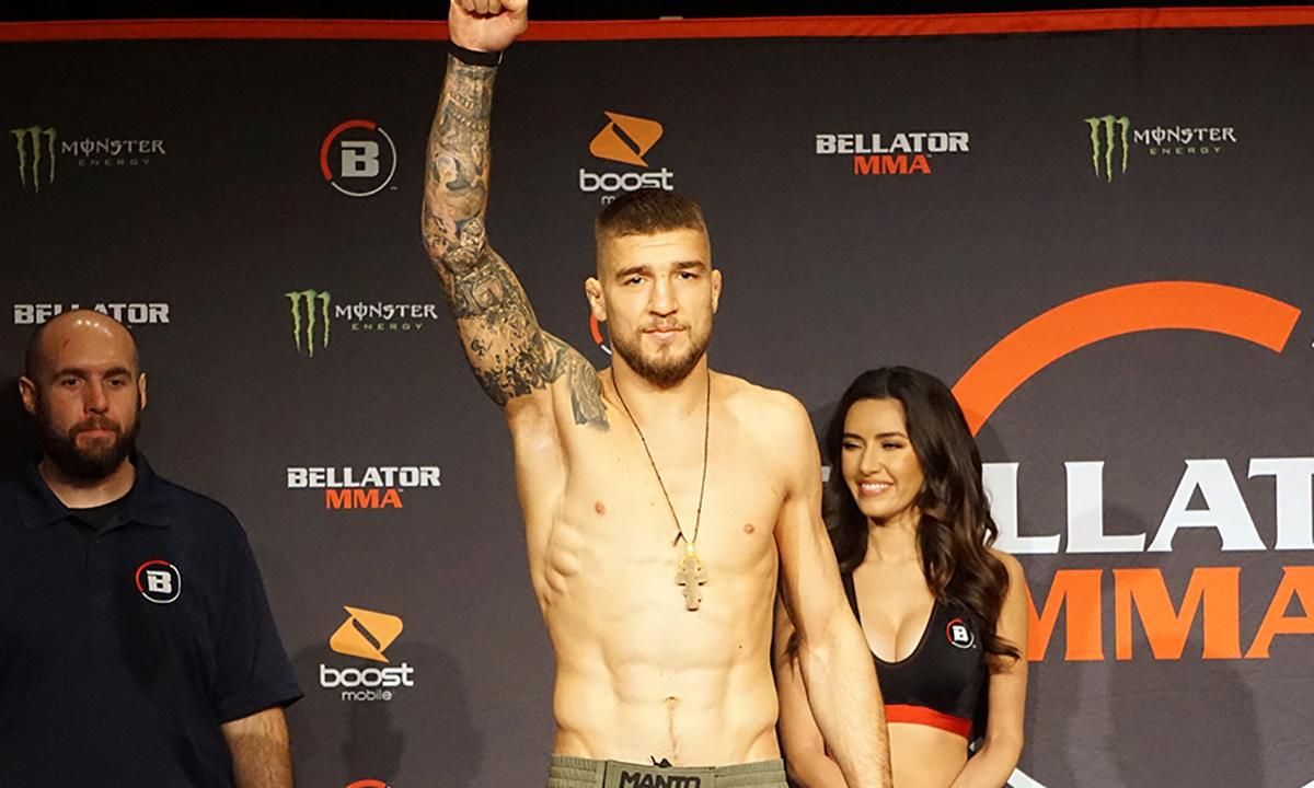 Нестримний Амосов здобув 23-ю перемогу поспіль у ММА Нестримний Амосов здобув 23-ю перемогу поспіль у ММА