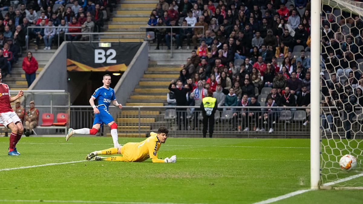 Стівен Джеррард сенсаційно вивів "Рейнджерс" в 1/8 фіналу Ліги Європи: відео Стівен Джеррард сенсаційно вивів "Рейнджерс" в 1/8 фіналу Ліги Європи: відео